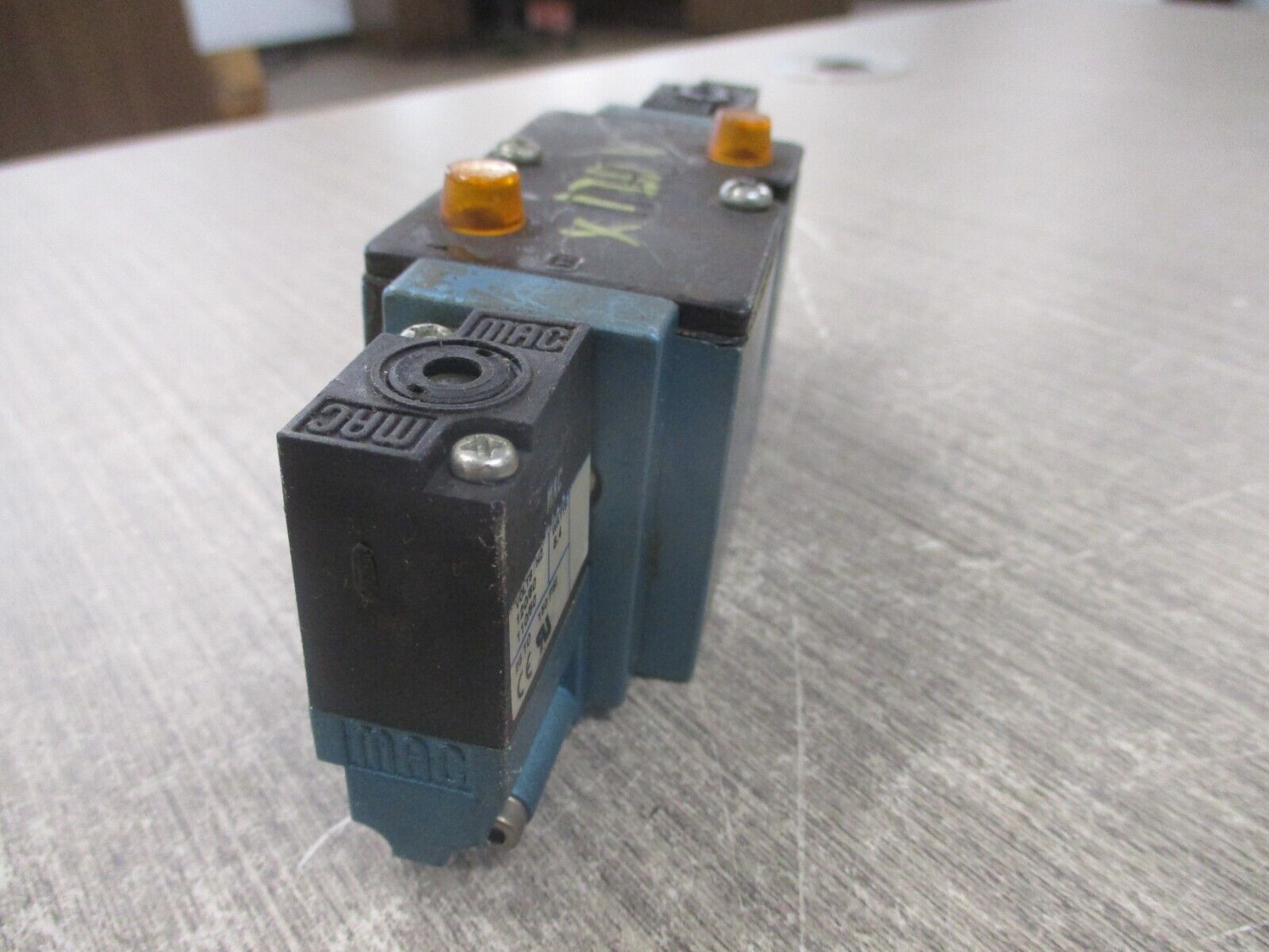 MAC Solenoid Valve 82A-BC-000-TM-DAAE-3DA Used