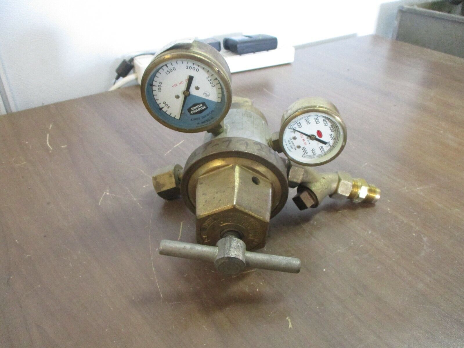 Union Carbide Regulator R-69 Used