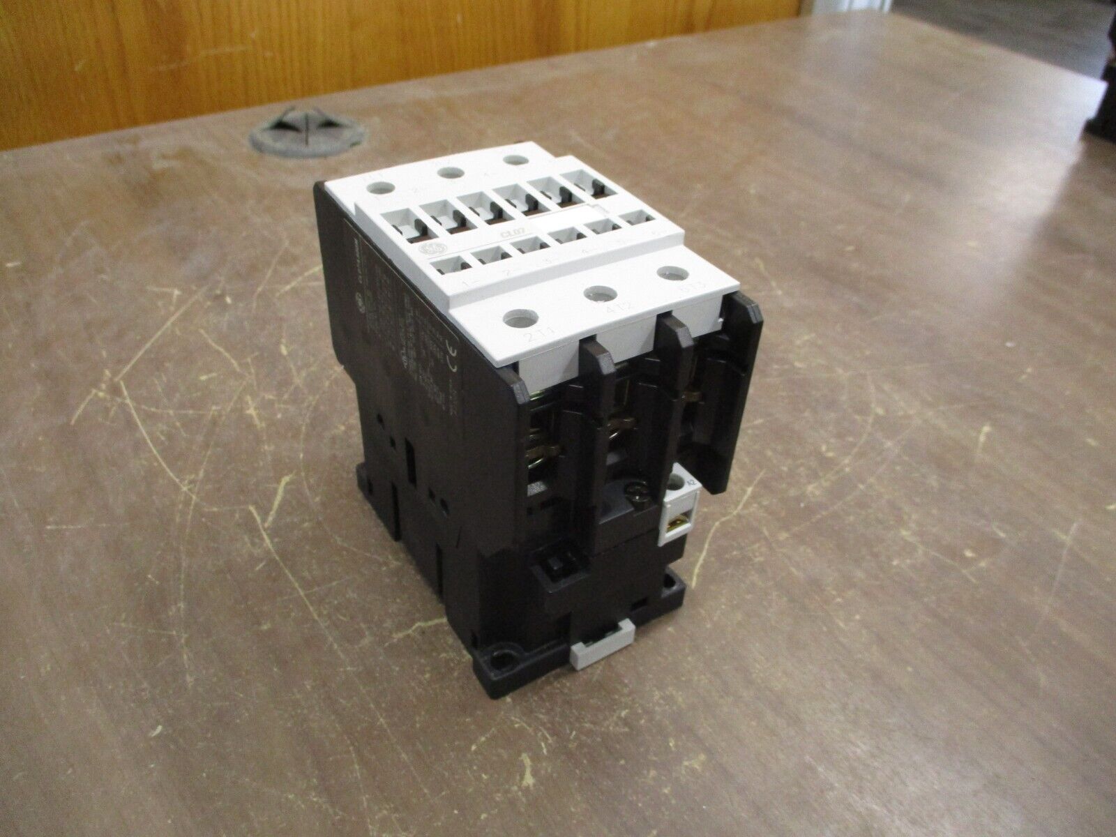 GE Contactor CL07A300M 120V Coil 100A 600V *Broken Casing* Used