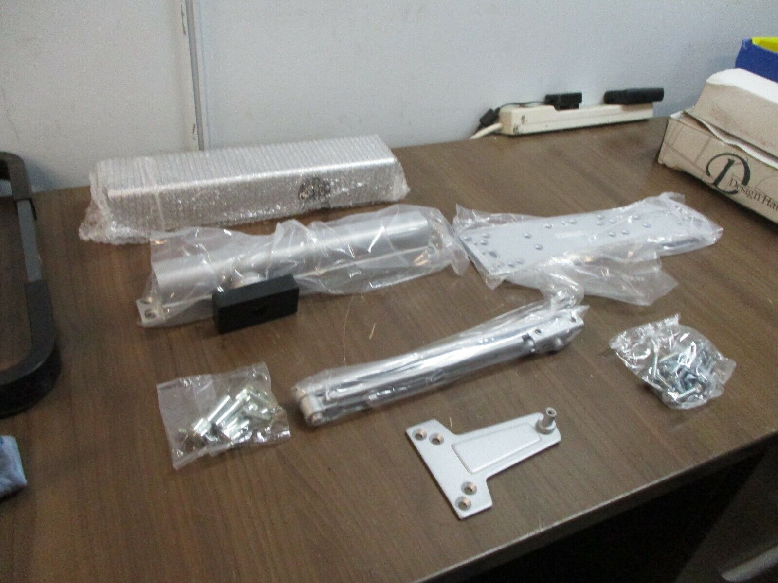 Design Hardware Door Closer 316RAL Size 1-6 New Surplus