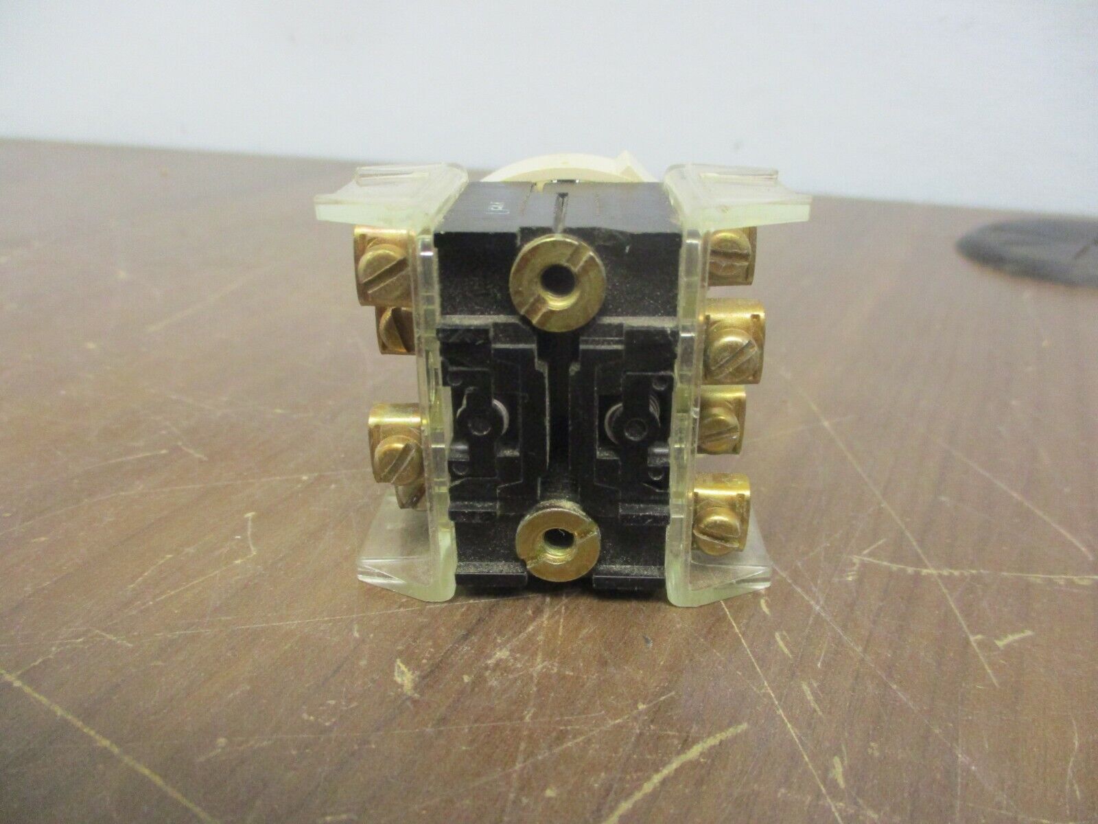 Allen-Bradley Selector Switch 800T-J2 Ser. N Used