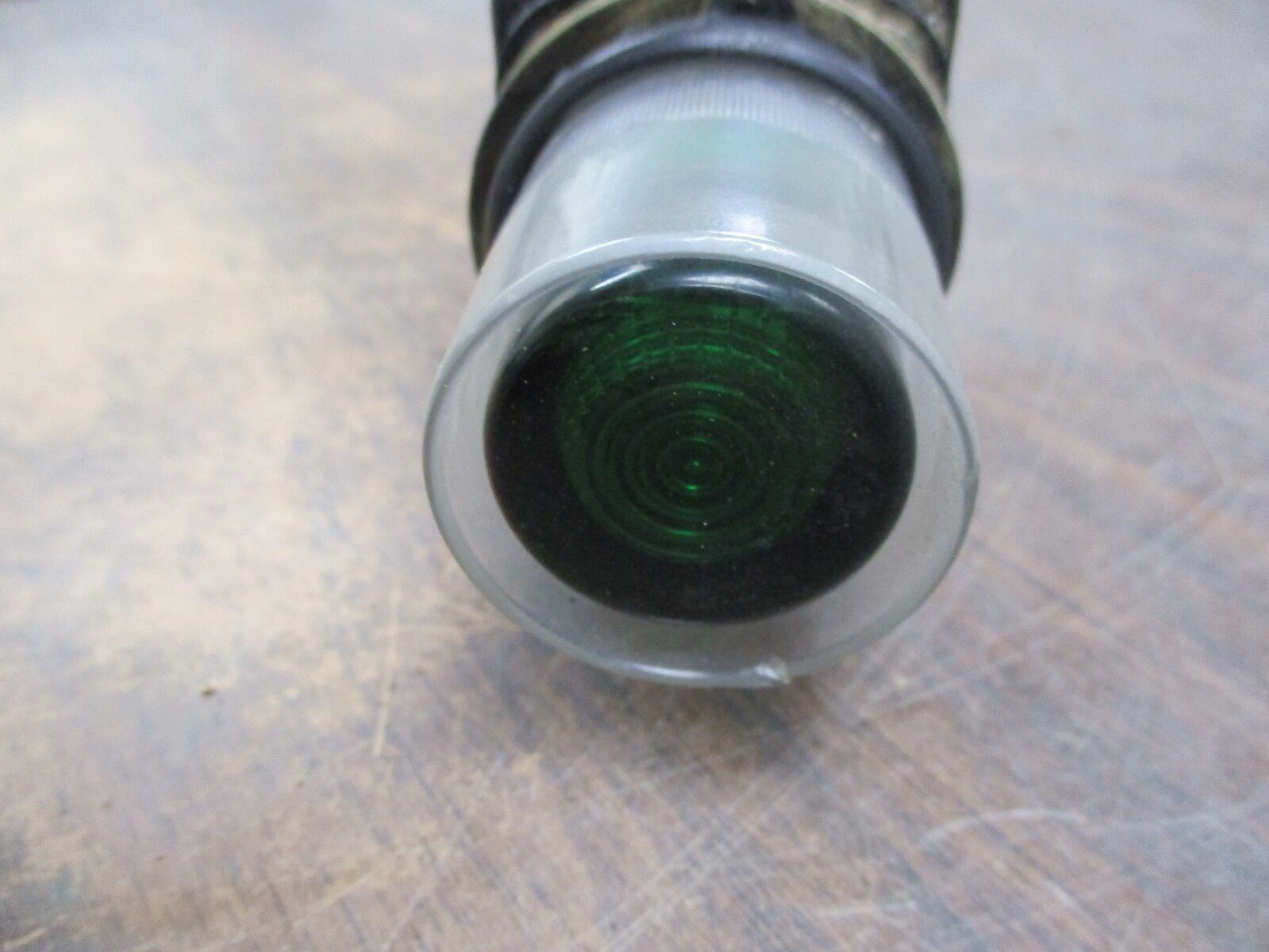 Allen-Bradley Illuminated Push Button 800H-PRA16 Green Ser. F 120V 50/60Hz Used