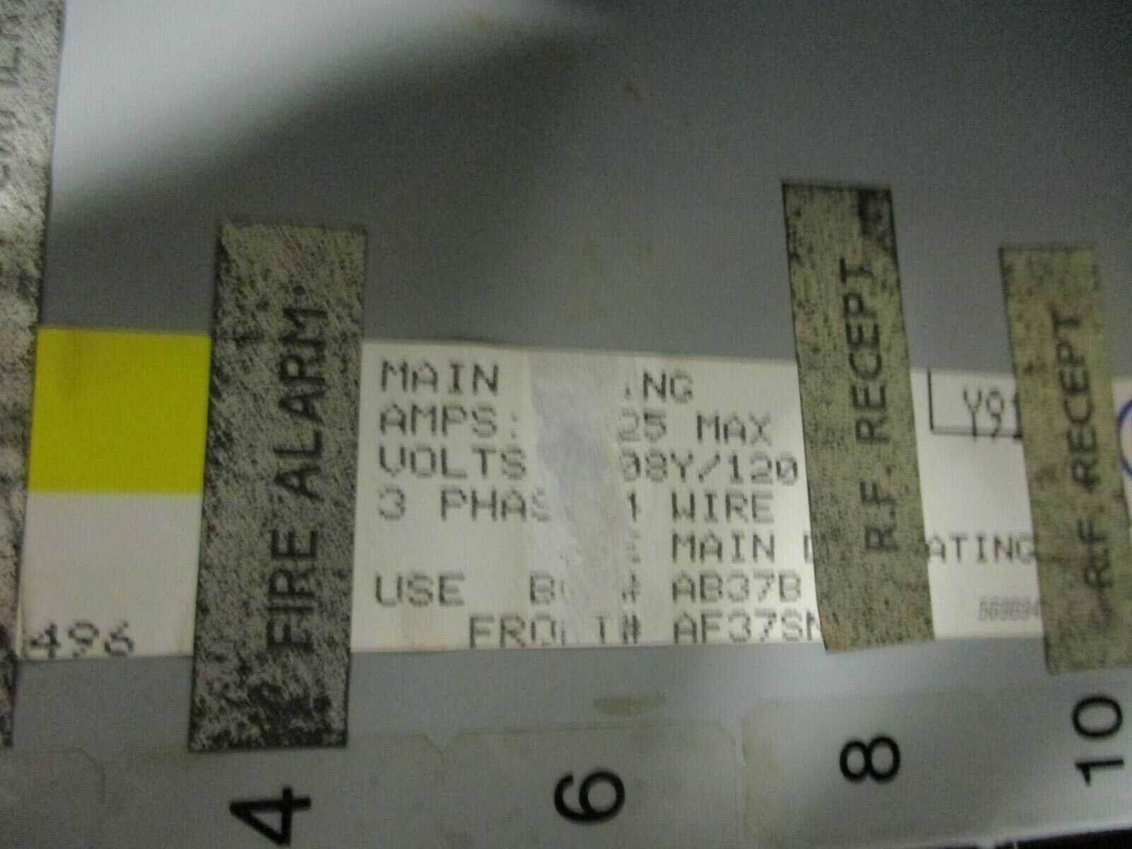 GE Main Breaker Circuit Breaker Panel 125A Max 208Y/120 3Ph 3W Used