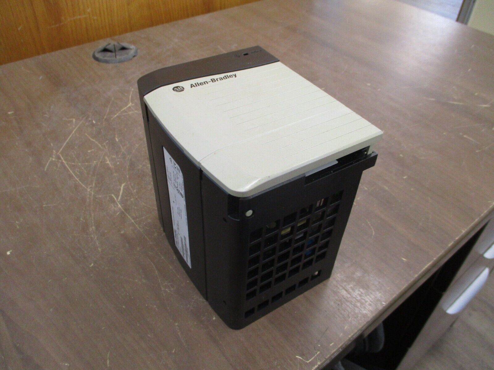 Allen-Bradley ControlLogix 24VDC Power Supply 1756-PB75 Ser. B Used
