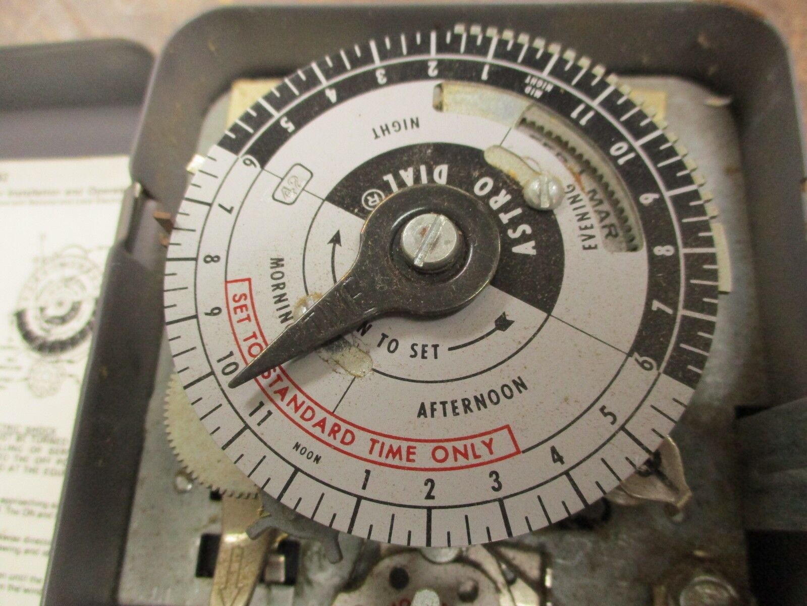 Paragon Timer 4005-00SZ 120V 60Hz Used