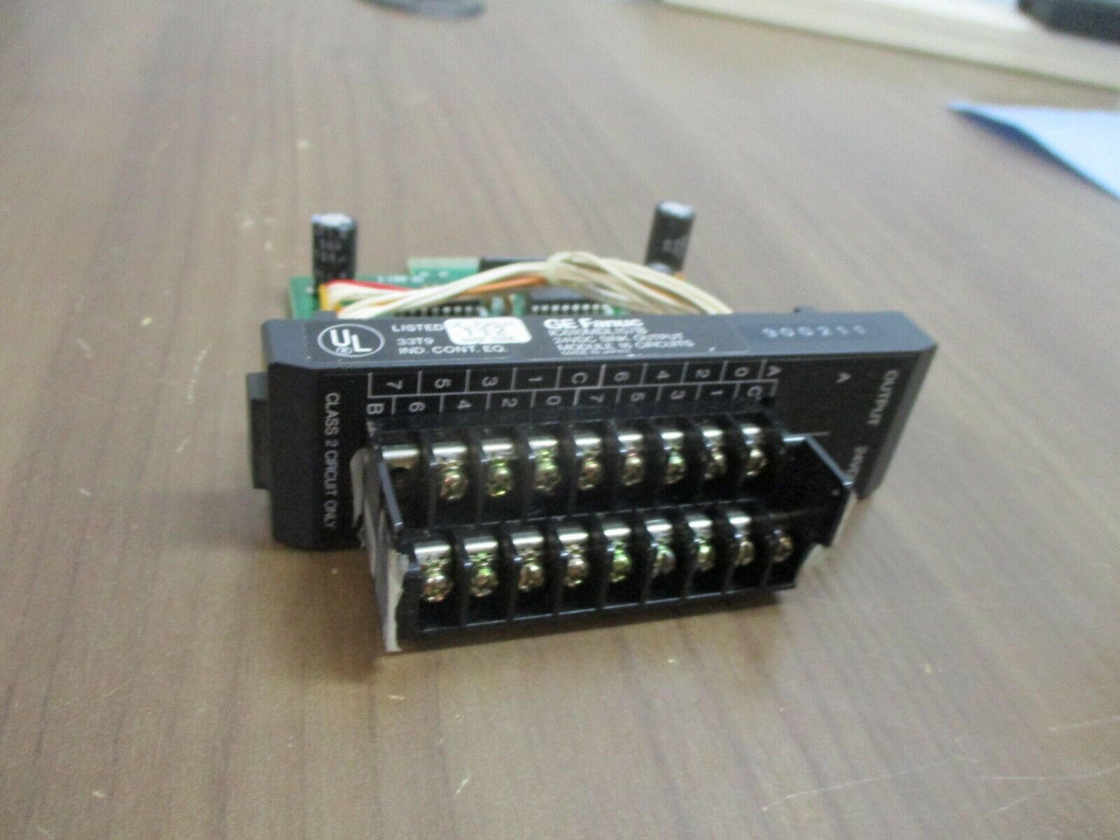 GE Fanuc 24VDC Sink Output Module IC610MDL157B 16-Circuit, Used