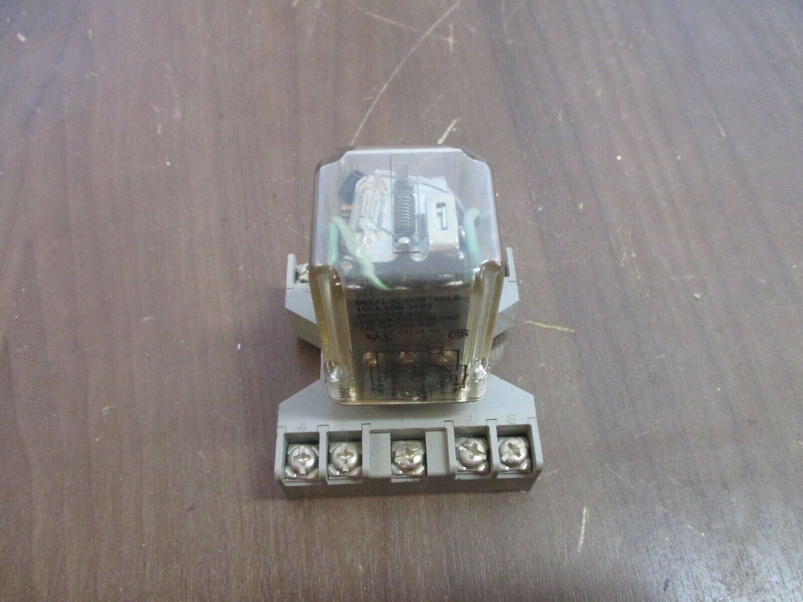 Deltrol Controls Relay 105A 10A 3PDT 120V Coil w/ Base *Lot of 2* Used
