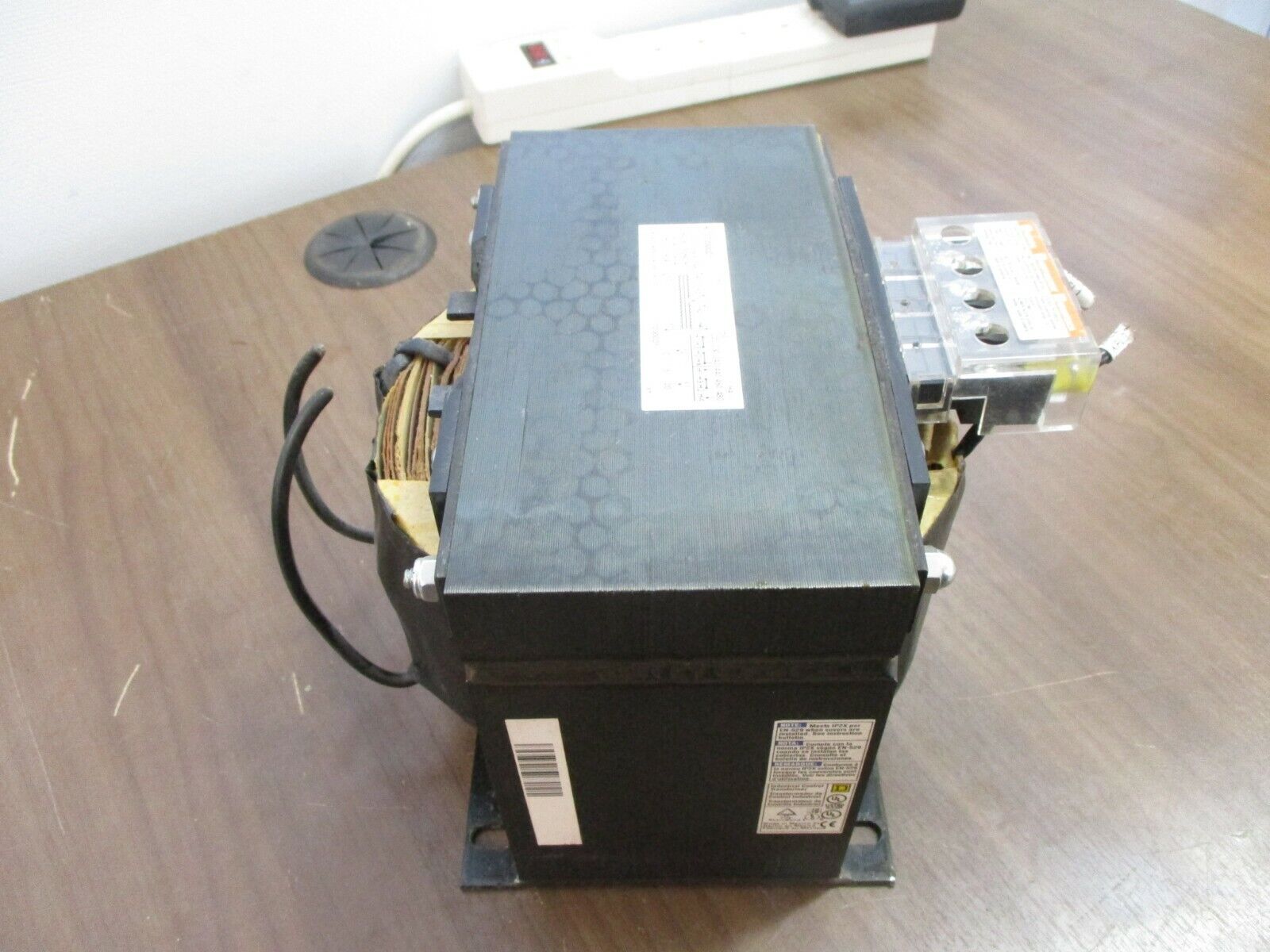 Square D Transformer 9070T2000D1 2KVA Pri: 240/480V Sec: 120V 50/60Hz, Used