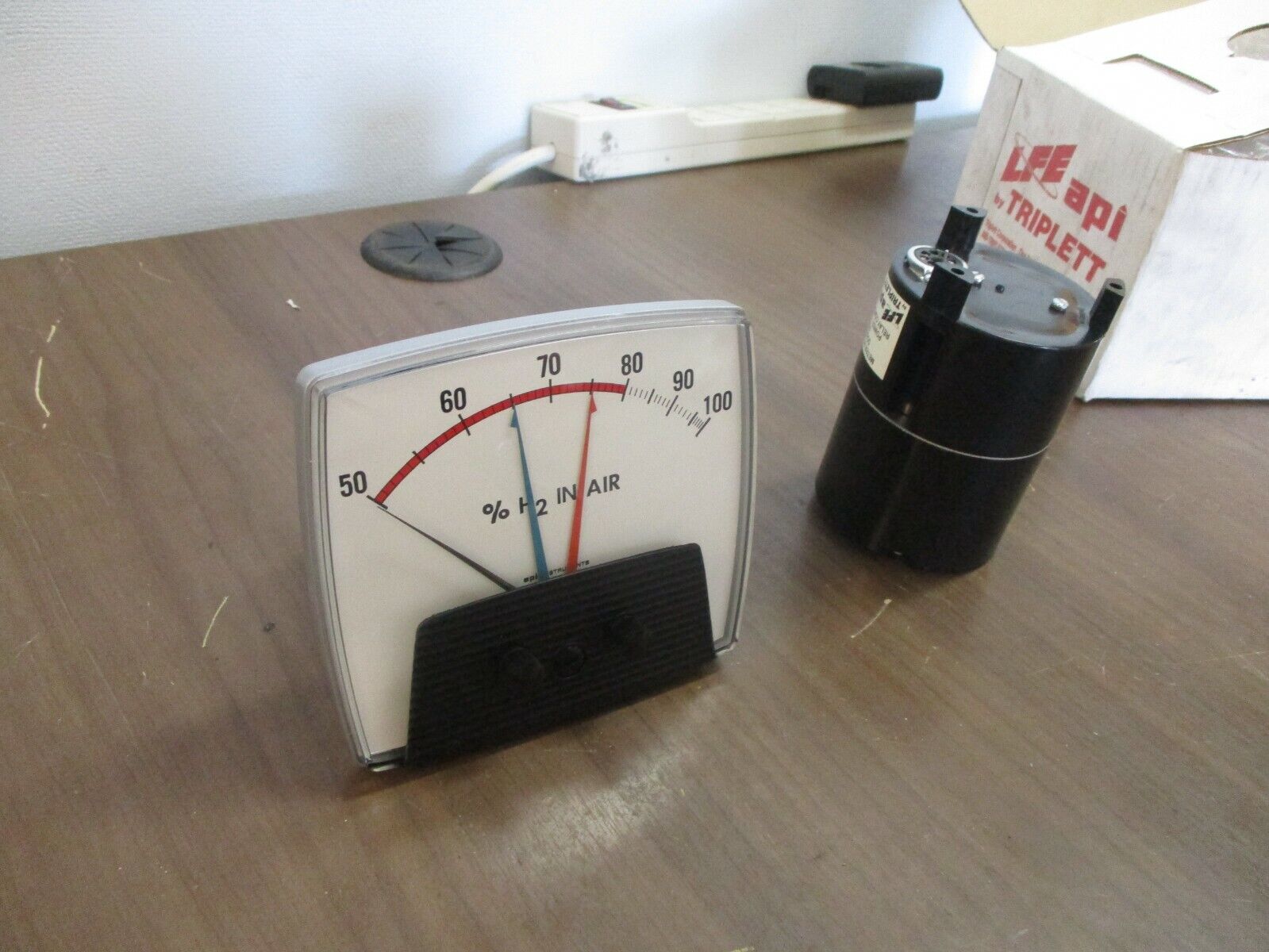 Triplett 1954 Double Meter V4-30FA-ZT03 Range: 0-1 mADC New Surplus