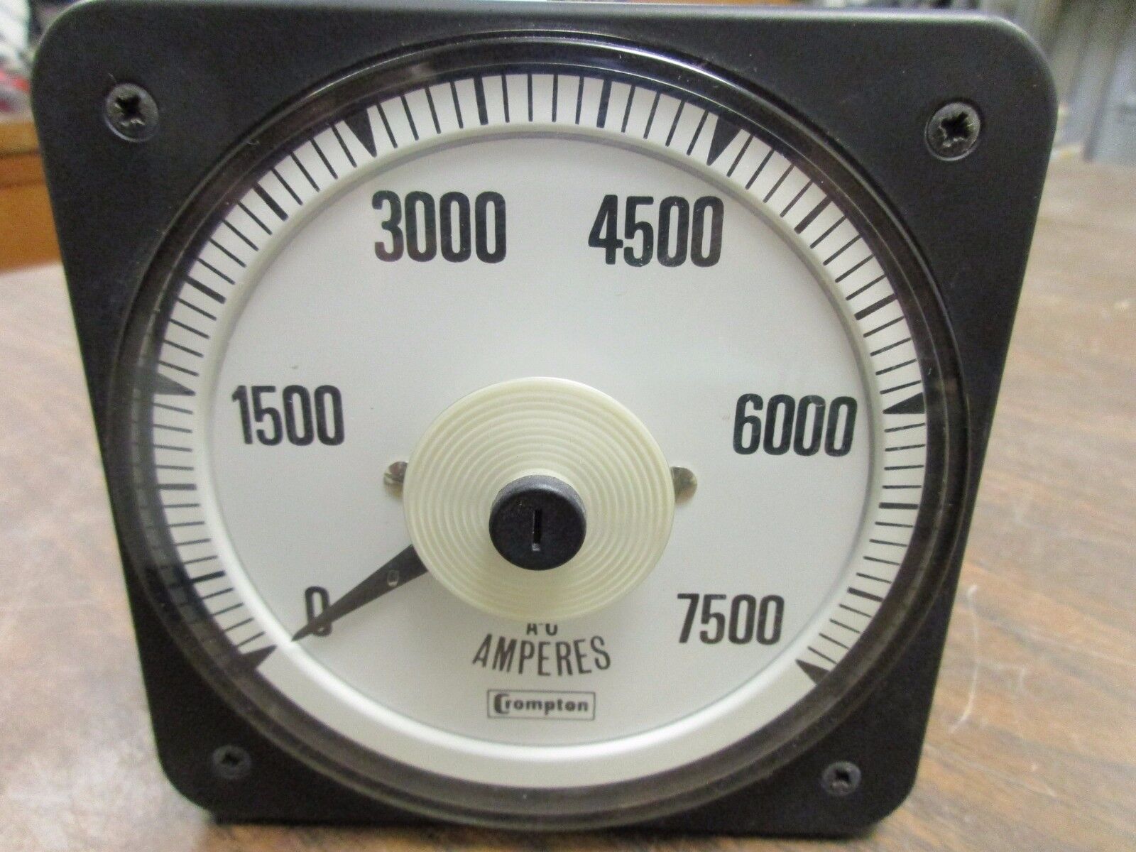 Crompton AC Ampmeter 3955 077 05FA LSUU C6 5A Range: 0-7500A Used