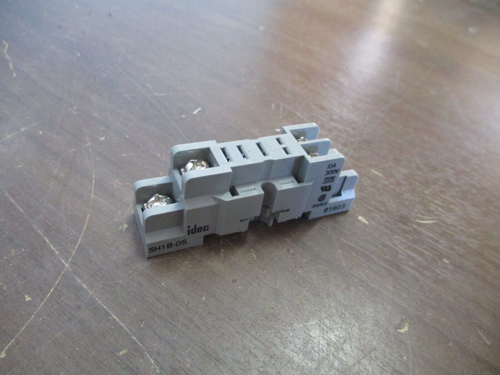 IDEC Relay Base SH1B-05 *Box of 18* New Surplus