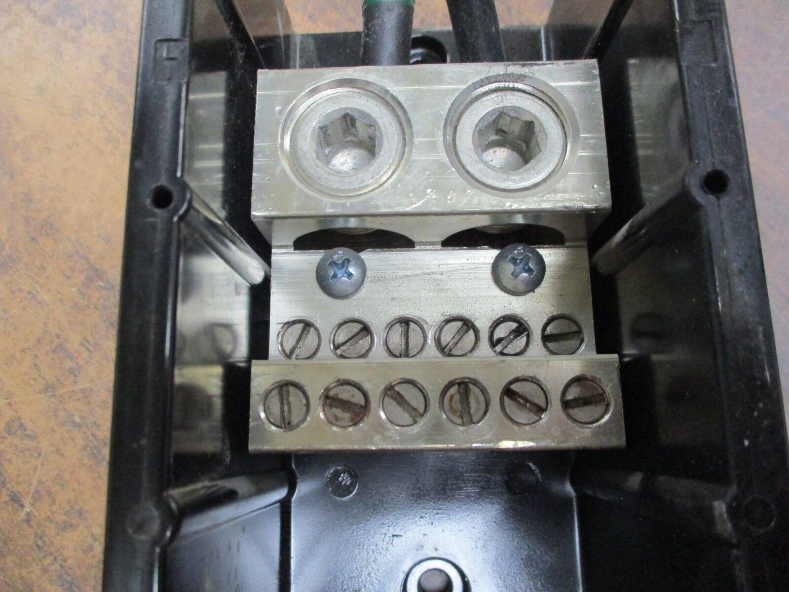 Square D Power Distribution Block 9080 LBC165212 760A 600V 1P Used