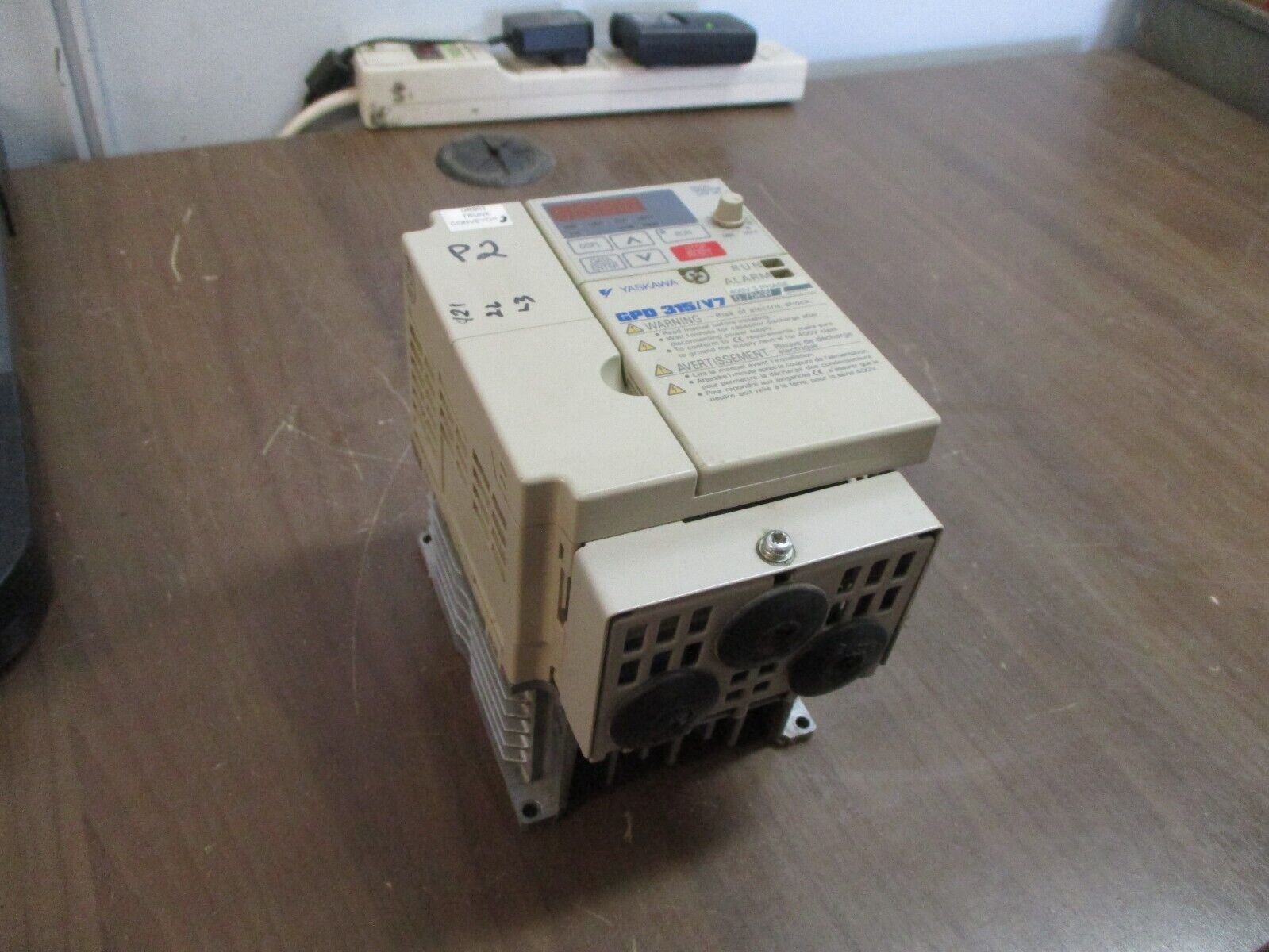 Yaskawa GPD 315/V7 AC Drive CIMR-V7AM40P7 1HP 3Ph w/ Keypad Used