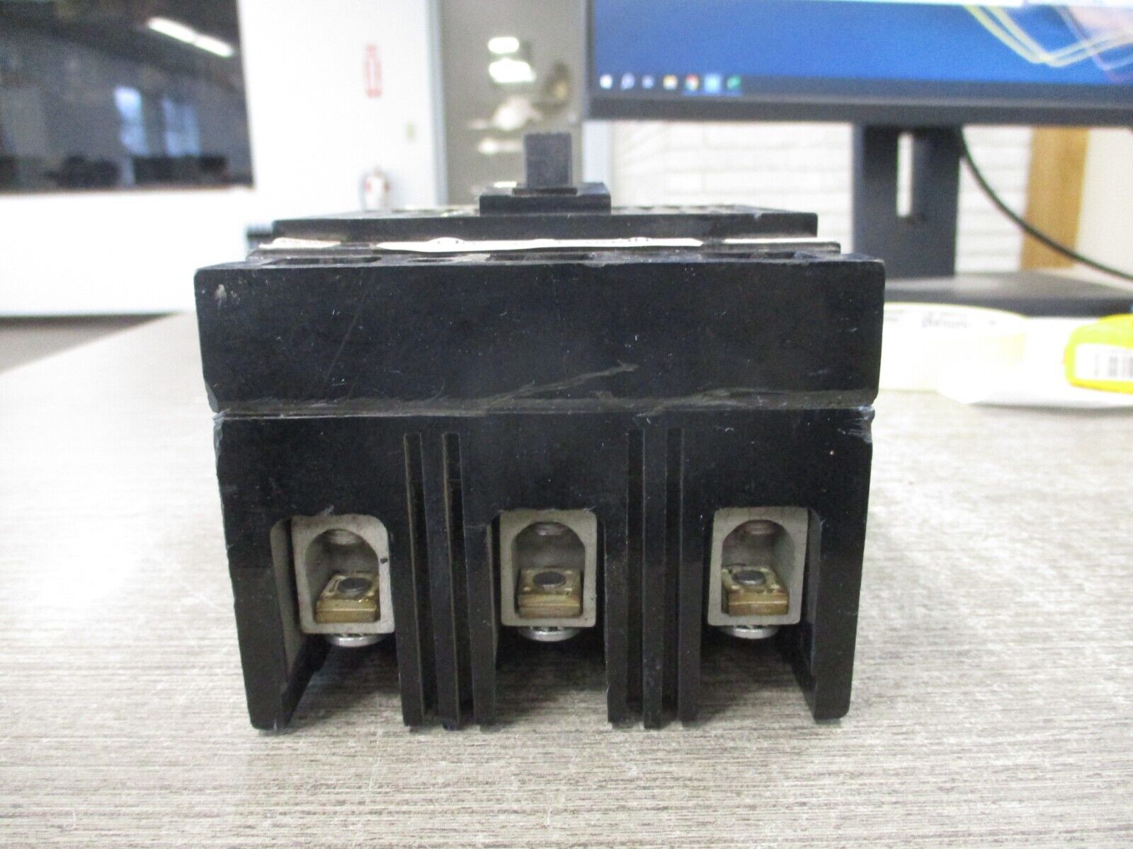 GE Circuit Breaker TED136YT150 150A 600V 3P Used