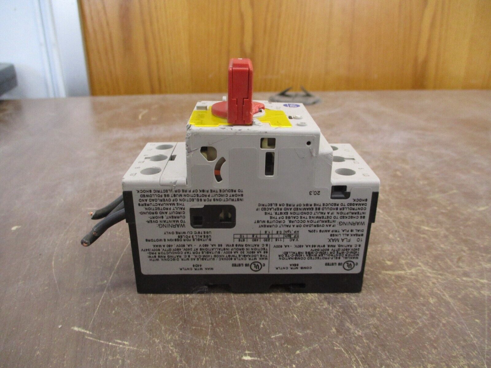 Allen-Bradley Manual Motor Protector 140M-C2E-C10 Trip : 6.3-10A *Broken Top*