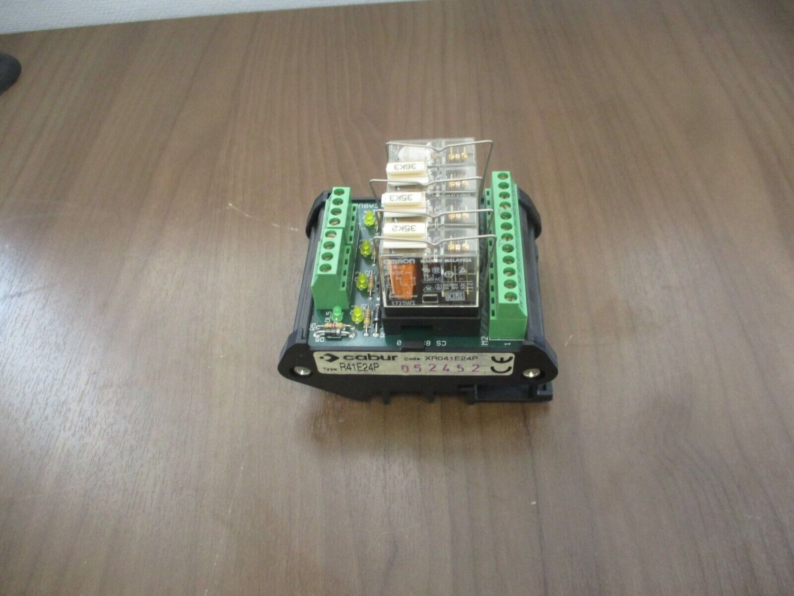 Cabur Relay Bank R41E24P *Cracked Bottom* Used