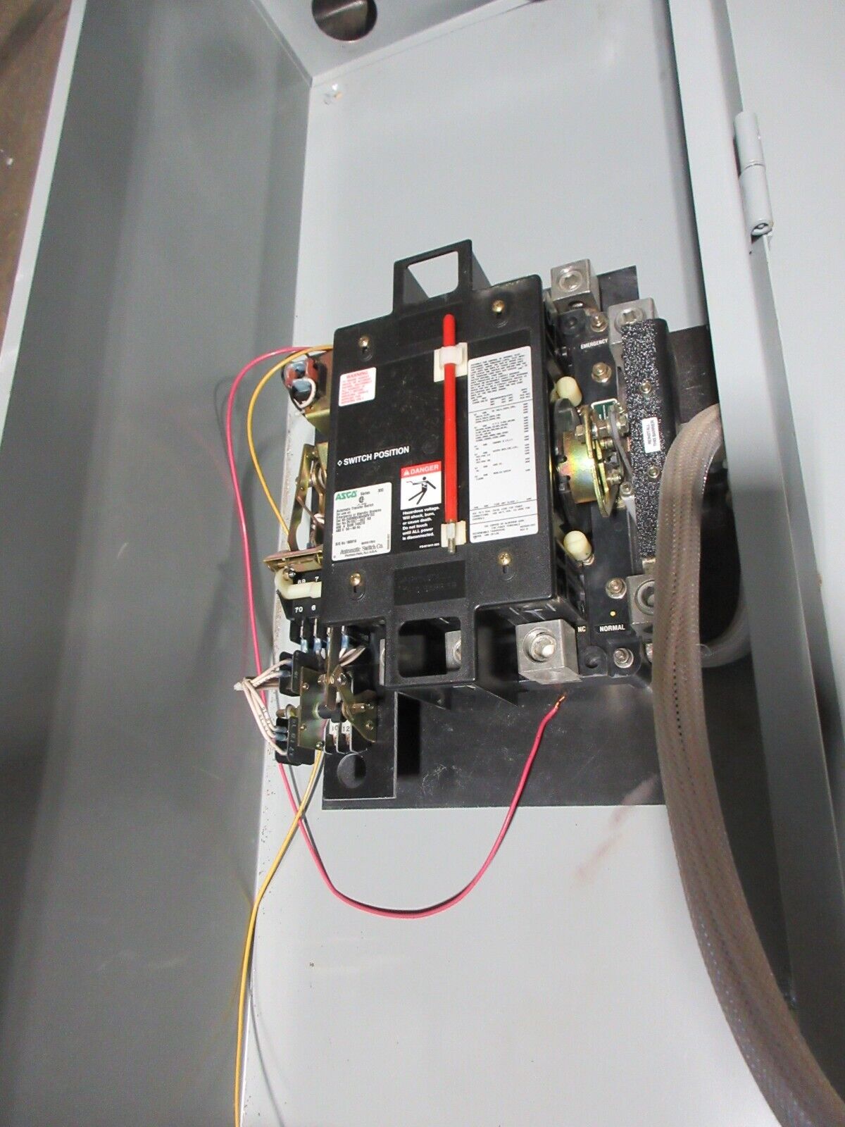 Asco Series 300 Automatic Transfer Switch E00300C30400N1XC 400A 480V 60Hz 3Ph