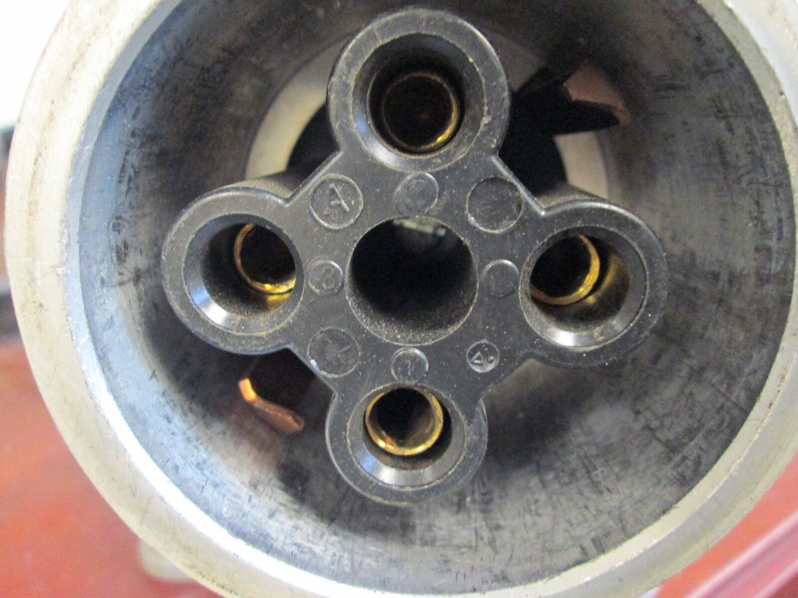 Appleton Receptacle w/Base AEEA10425 100A 600V 3W 4P Used