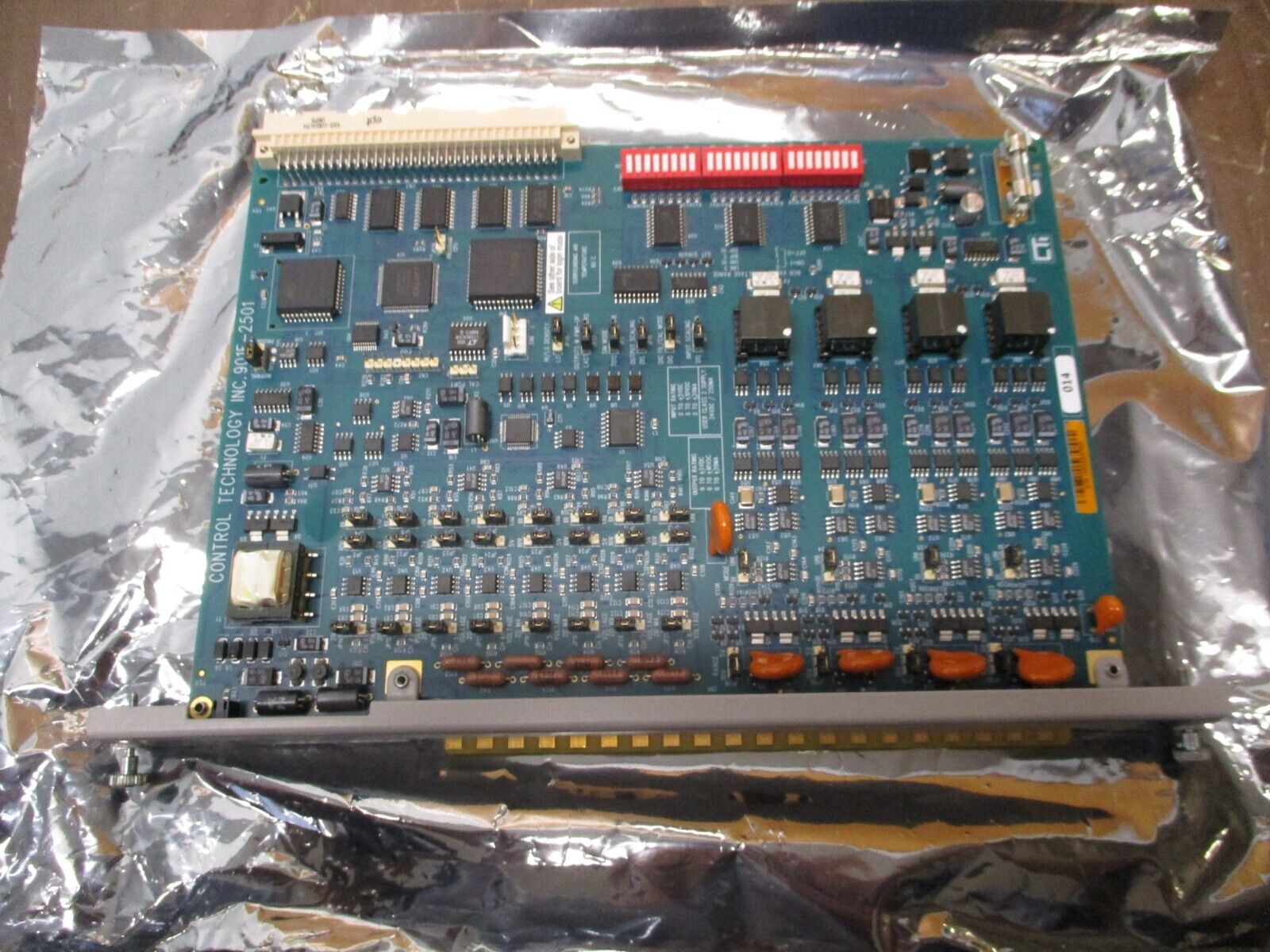 Control Technology Analog I/O Module 2501 Rev. 014 8 In / 4 Out New Surplus