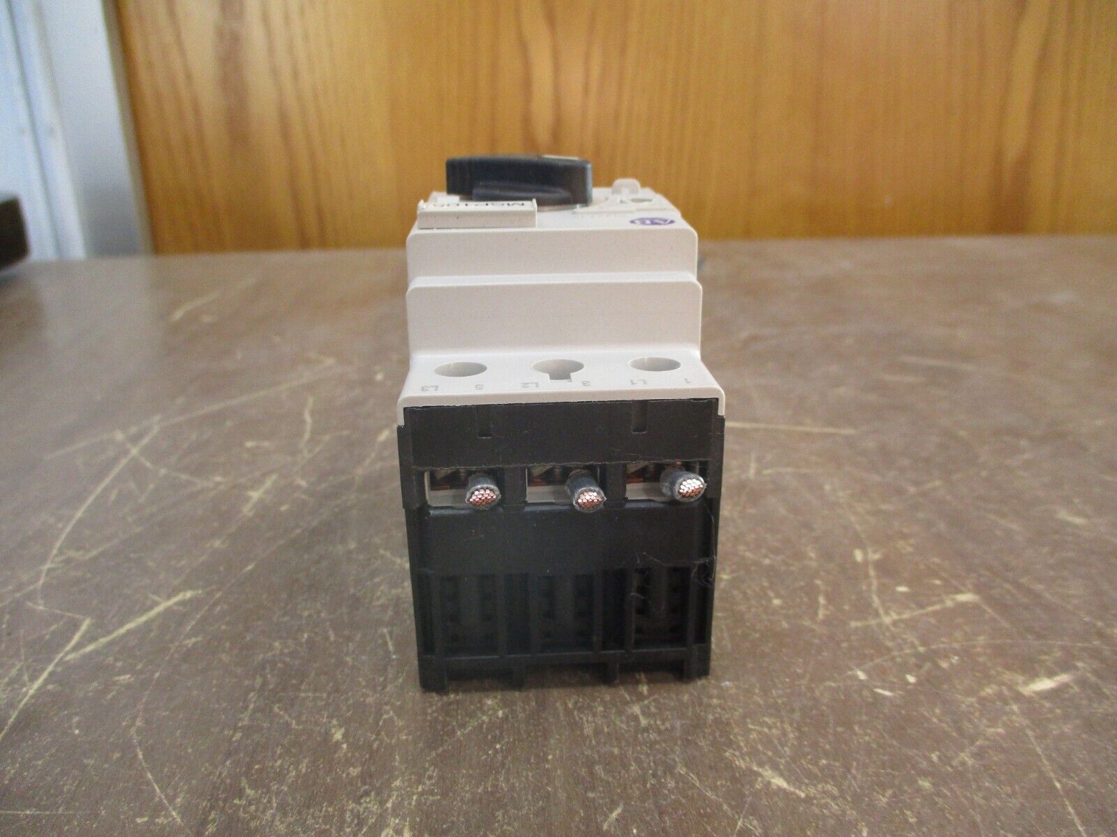 Allen-Bradley Manual Motor Protector 140M-C2E-C29 Ser. C Trip: 24-29A Used