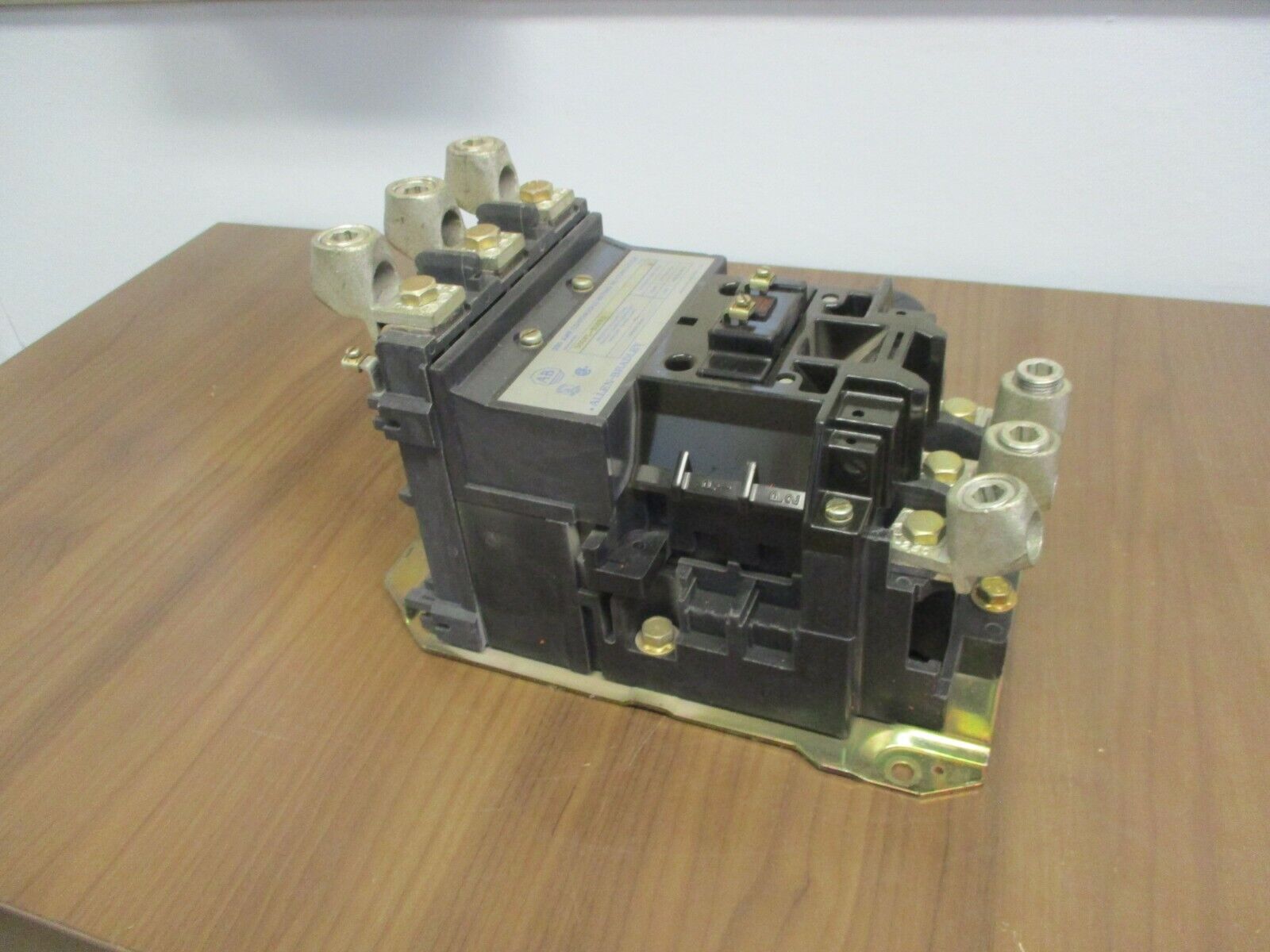 Allen-Bradley Contactor 500FL-EOD93 115-120V 200A 600V Used