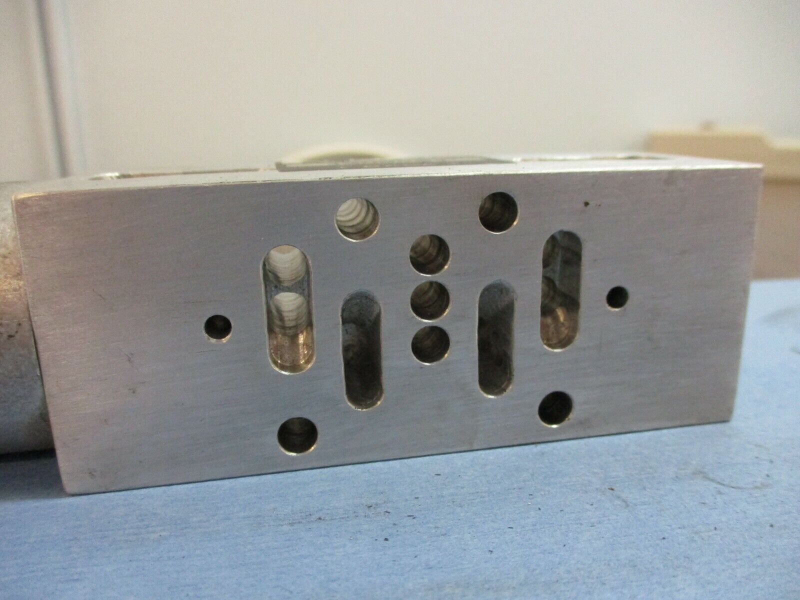 Ross Pneumatic Valve 1302K91 0-10 Bar Used