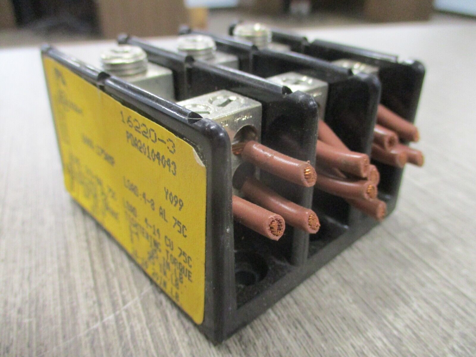 Cooper Bussmann Power Distribution Block 16220-3 175A 600V 3P Line: 2/0-14 Used