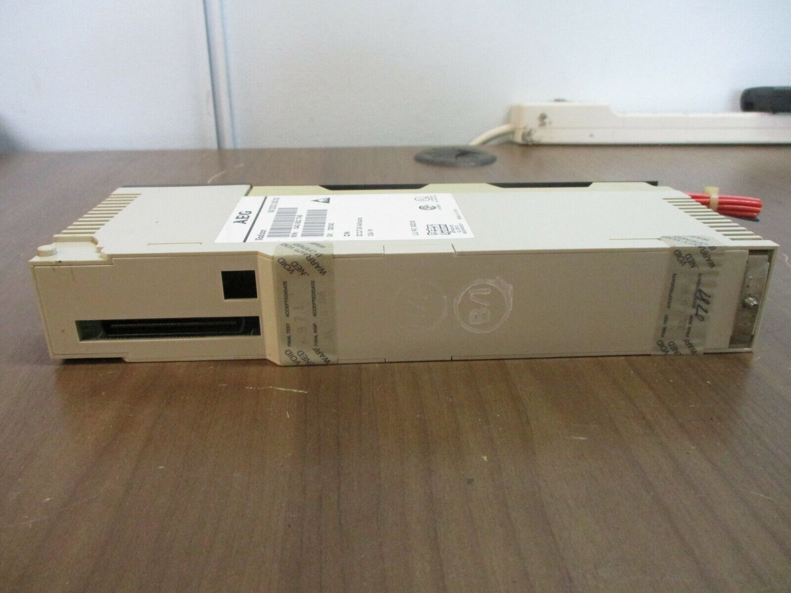 AEG Modicon DC Output Module 140 DDO 353 00 24V 4x8 Source 0.5A/Pt Used