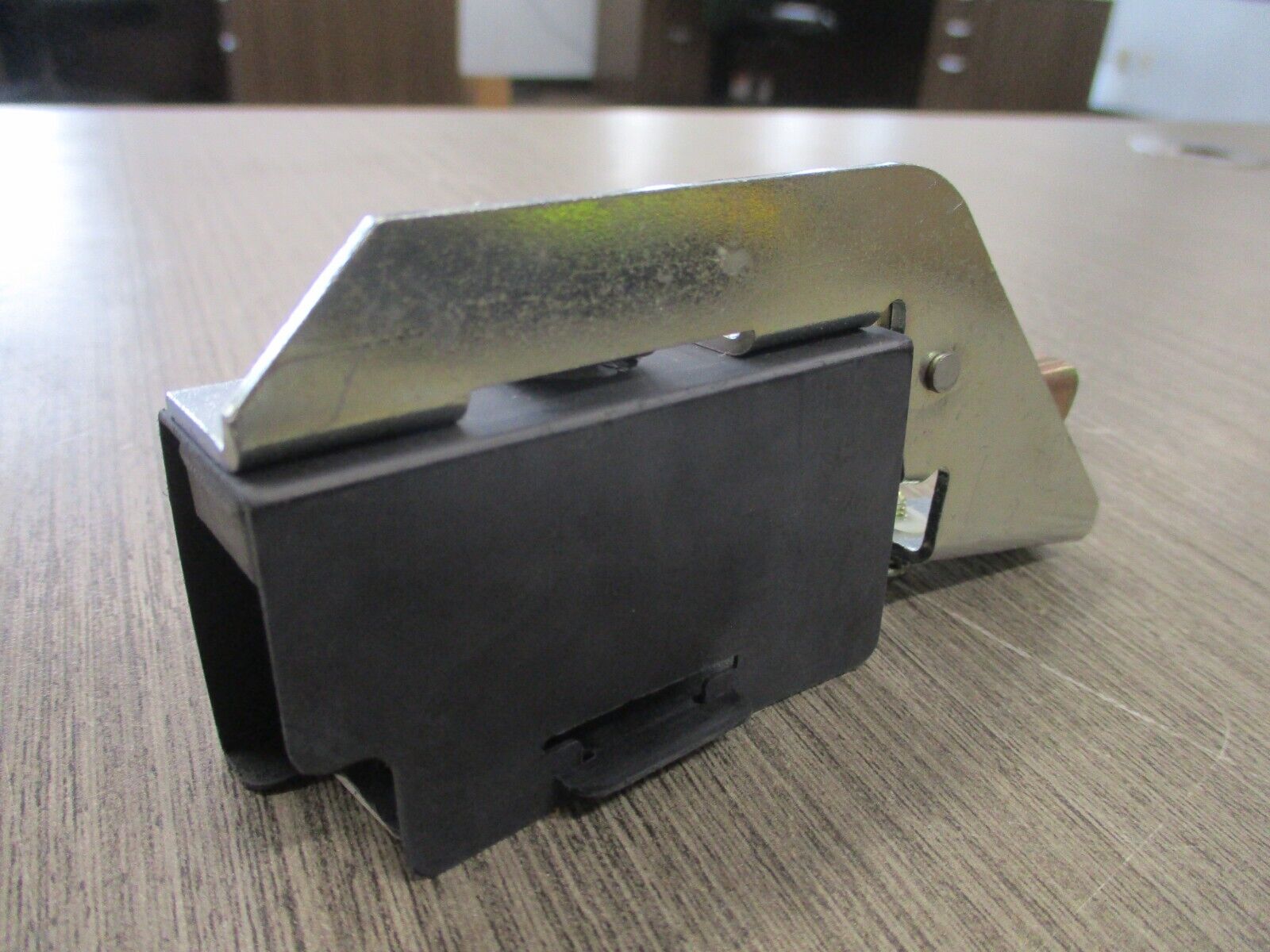 Square D Electrical Interlock EK3001 Ser. D02 For 30ASwitch New Surplus