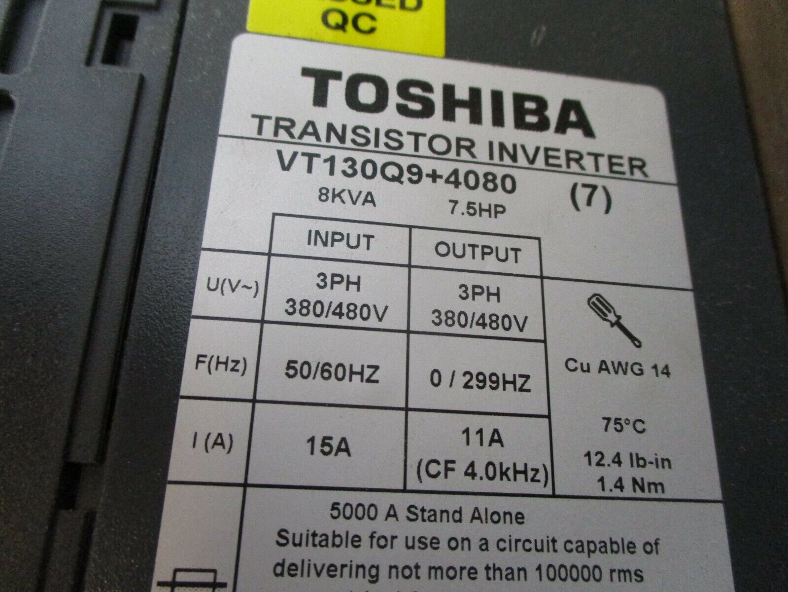 Toshiba Q9 Plus AC Drive VT130Q9+4080 7.5HP 3Ph w/ Keypad *Chipped Plastic* Used