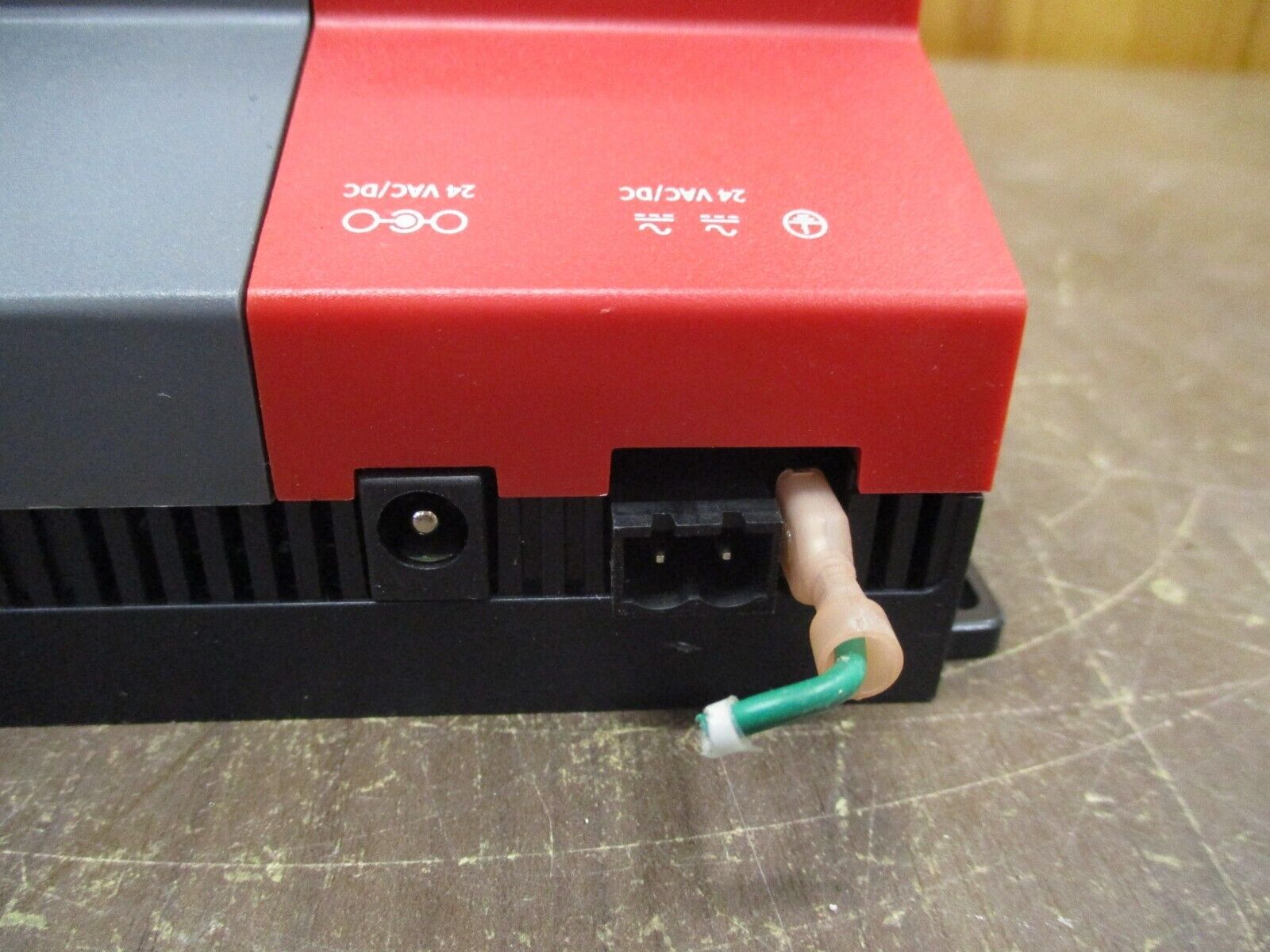 Honeywell Controller 12977 OS#: 32300323-001 *Damaged Mounting Foot* Used