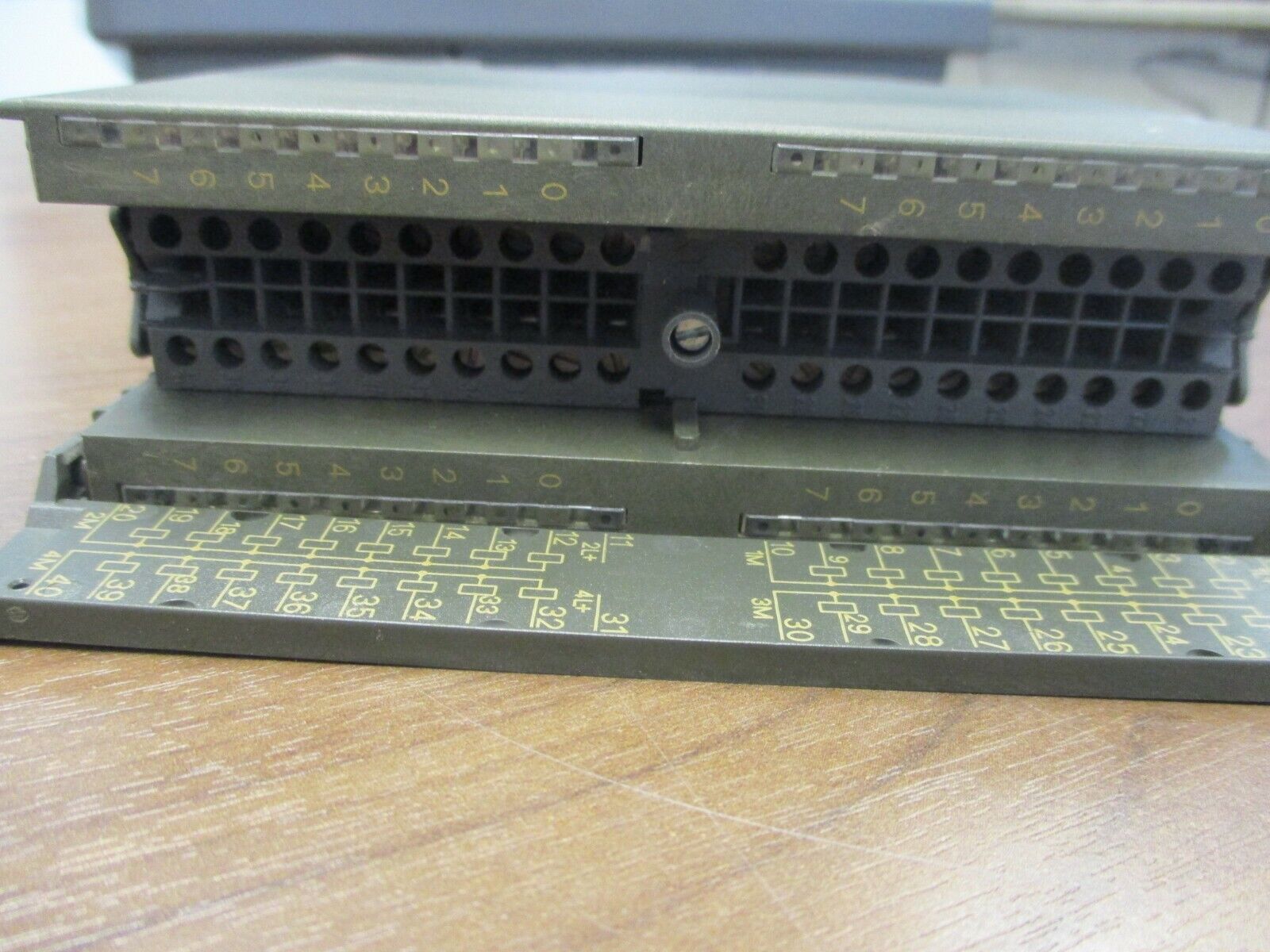 Siemens Simatic S7 Digital Output Module 6ES7 322-1BL00-0AA0 Used