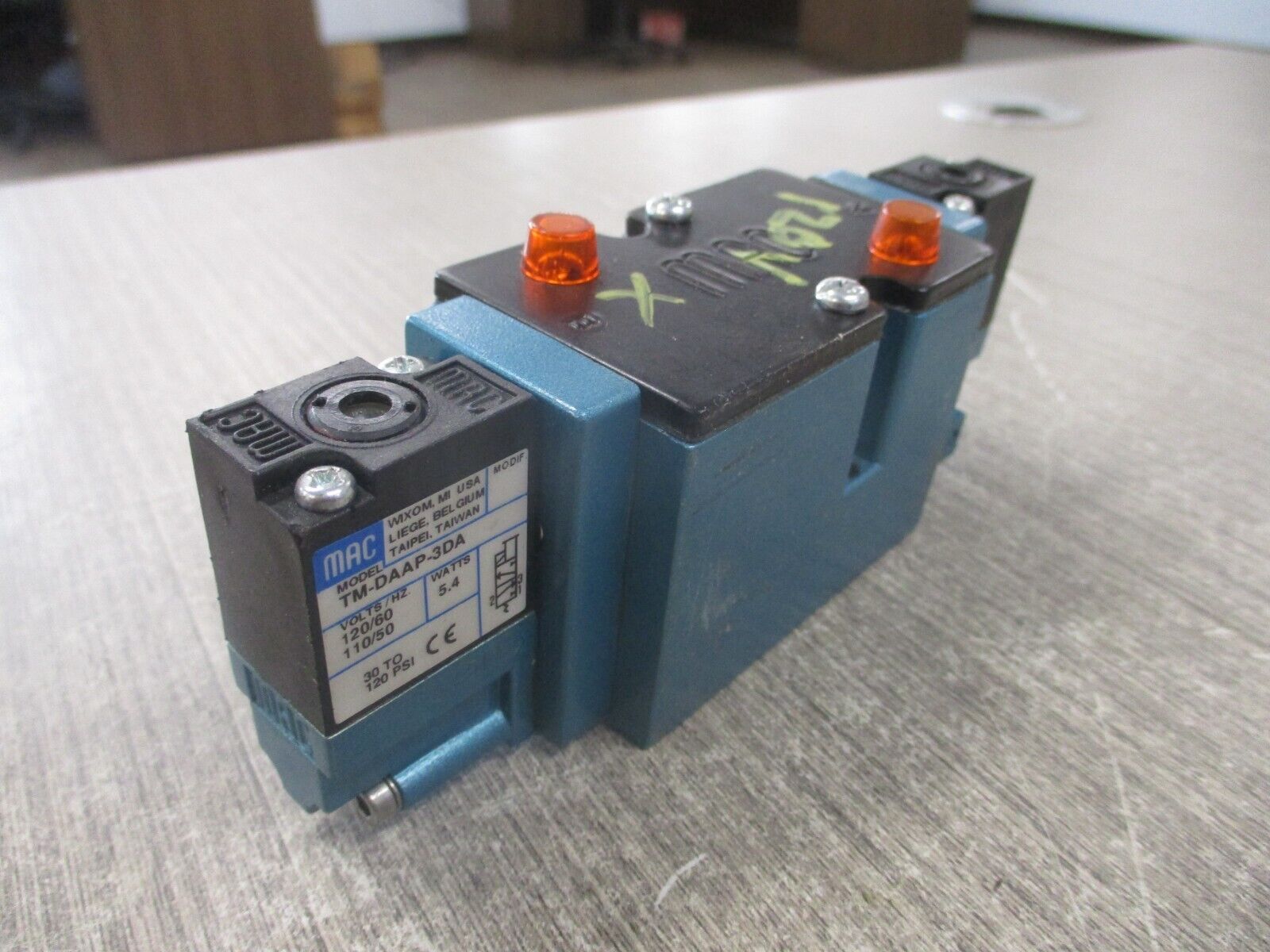 MAC Solenoid Valve 82A-BC-000-TM-DAAP-3DA Used