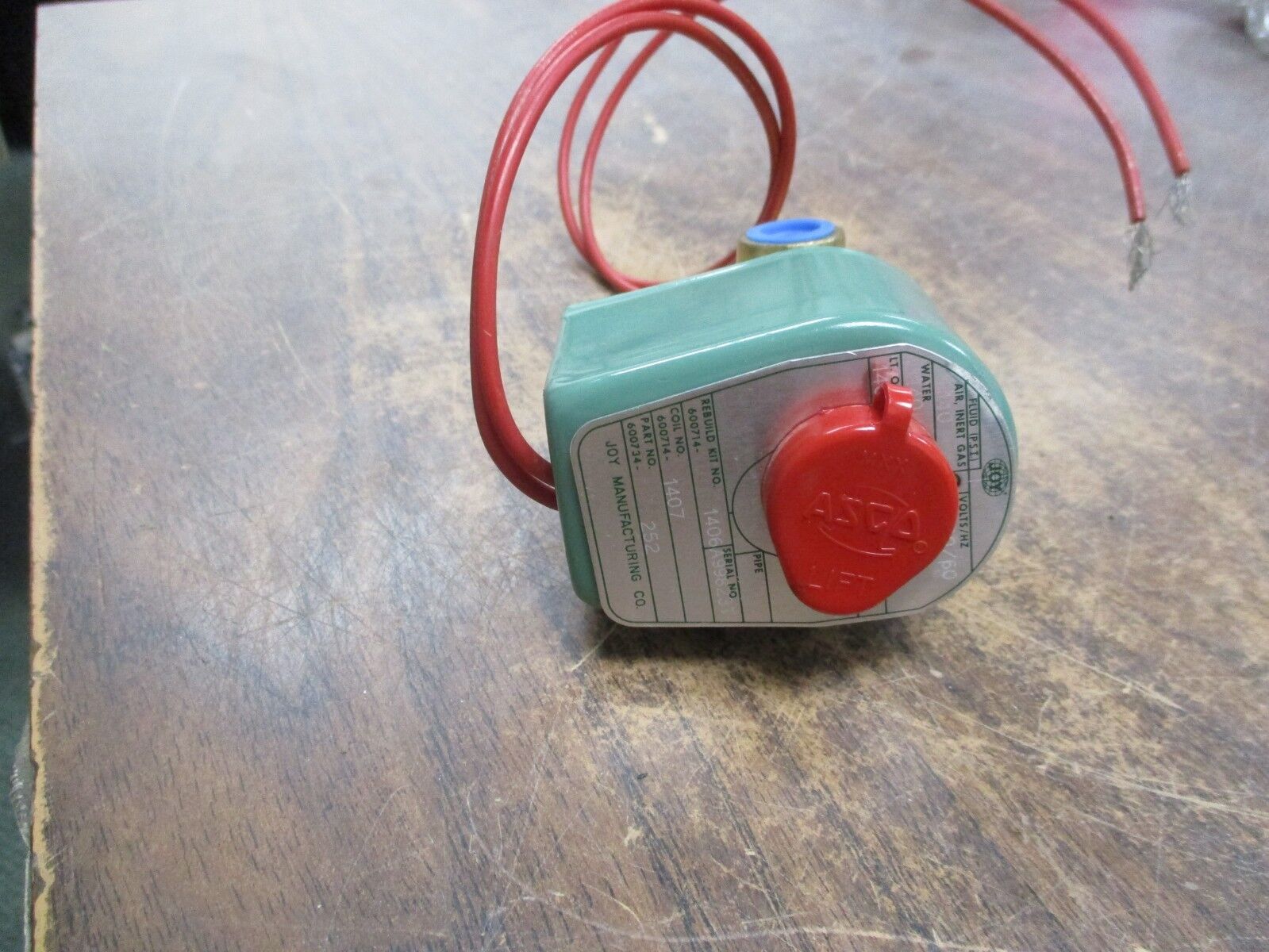 Joy Solenoid Valve 600734-252 140PSI 120V 60Hz 1/4" Pipe Used