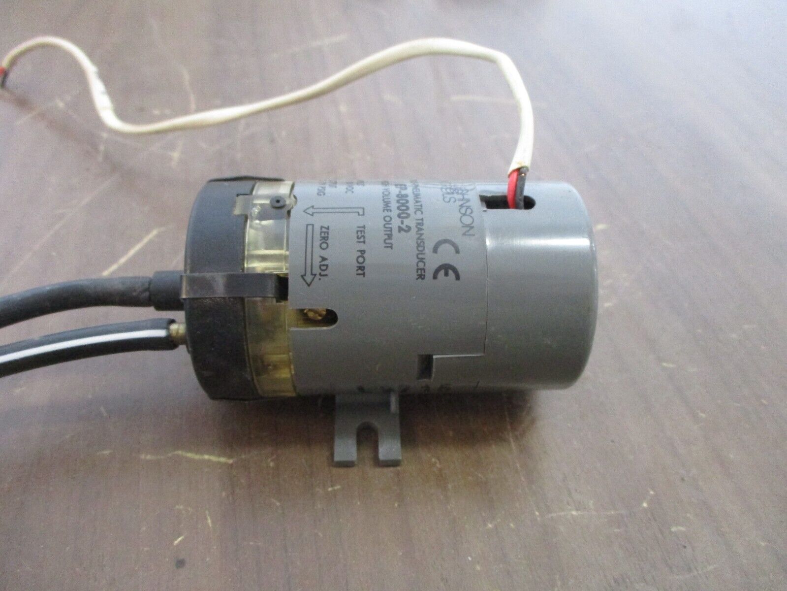 Johnson Controls Electro-Pneumatic Transducer EP-8000-2 Input: 0-10VDC Used
