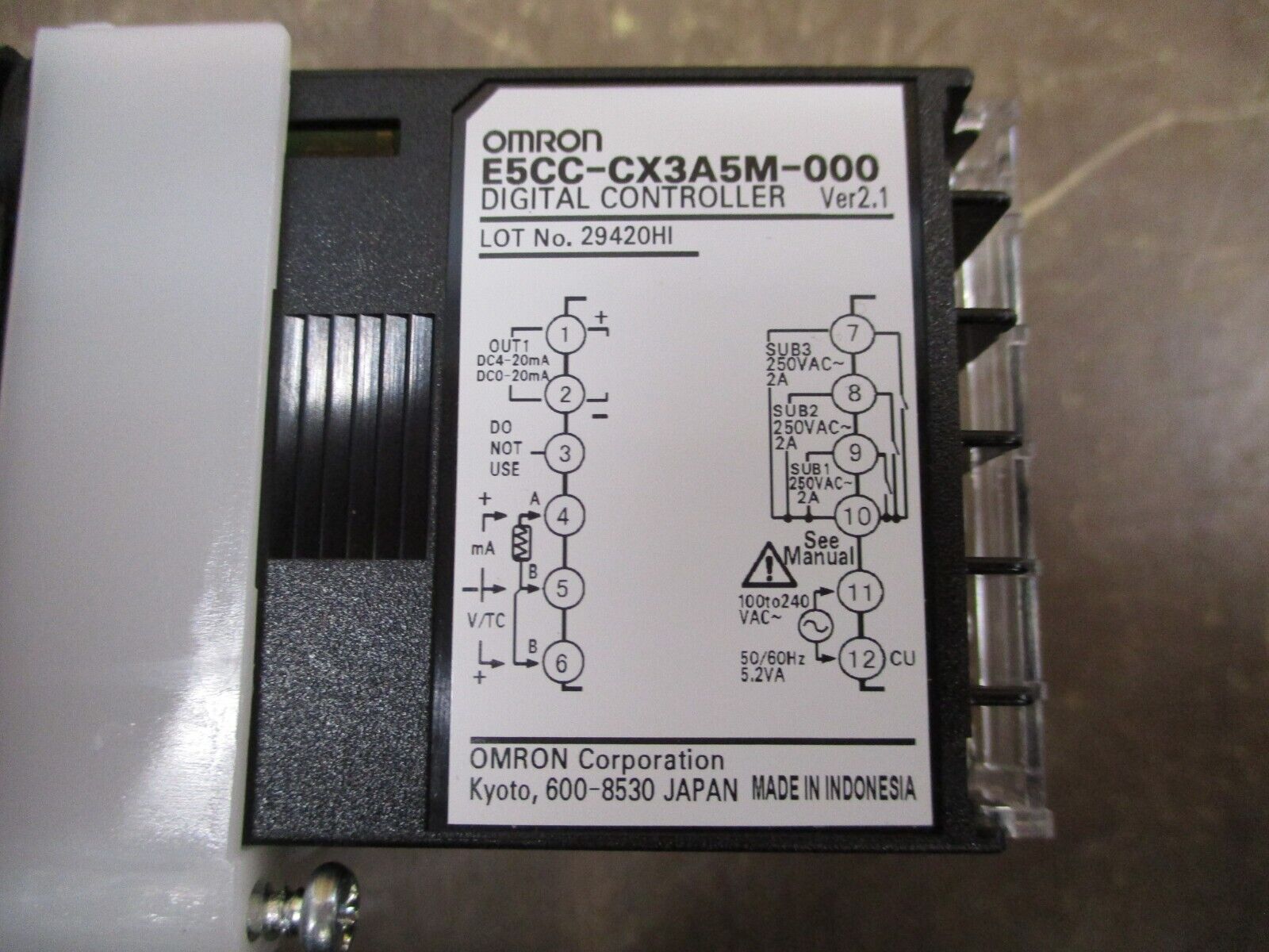 Omron Digital Controller E5CC-CX3A5M-000 100-240VAC 50/60Hz New Surplus