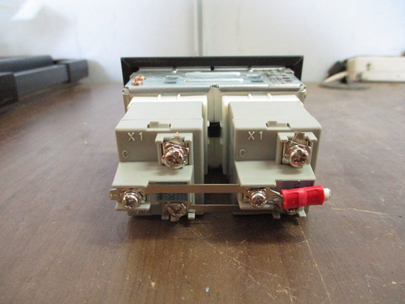 Idec Annunciator SLC40N-0102-DHT2FB-NKCR2 Remote Control Enable Used