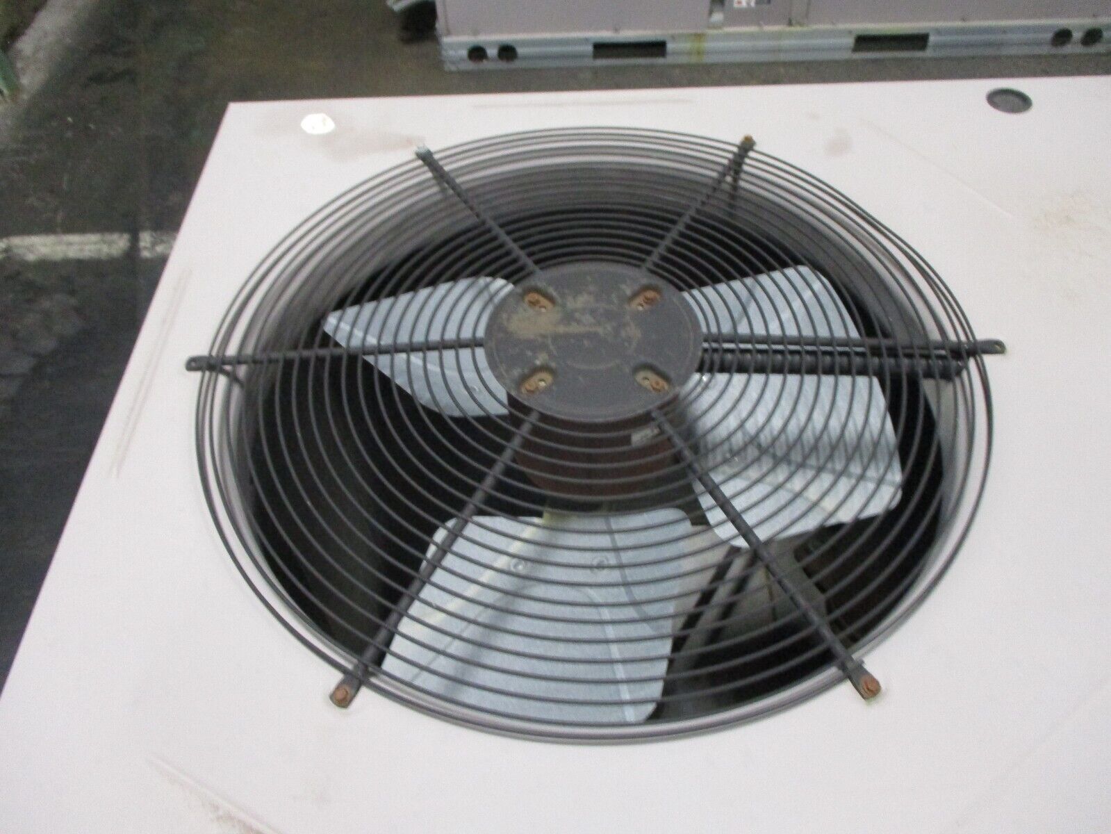 Carrier 48TFRooftop Unit 48TFE007---611-- 6 Ton 460V 3Ph Medium Heat Option Used