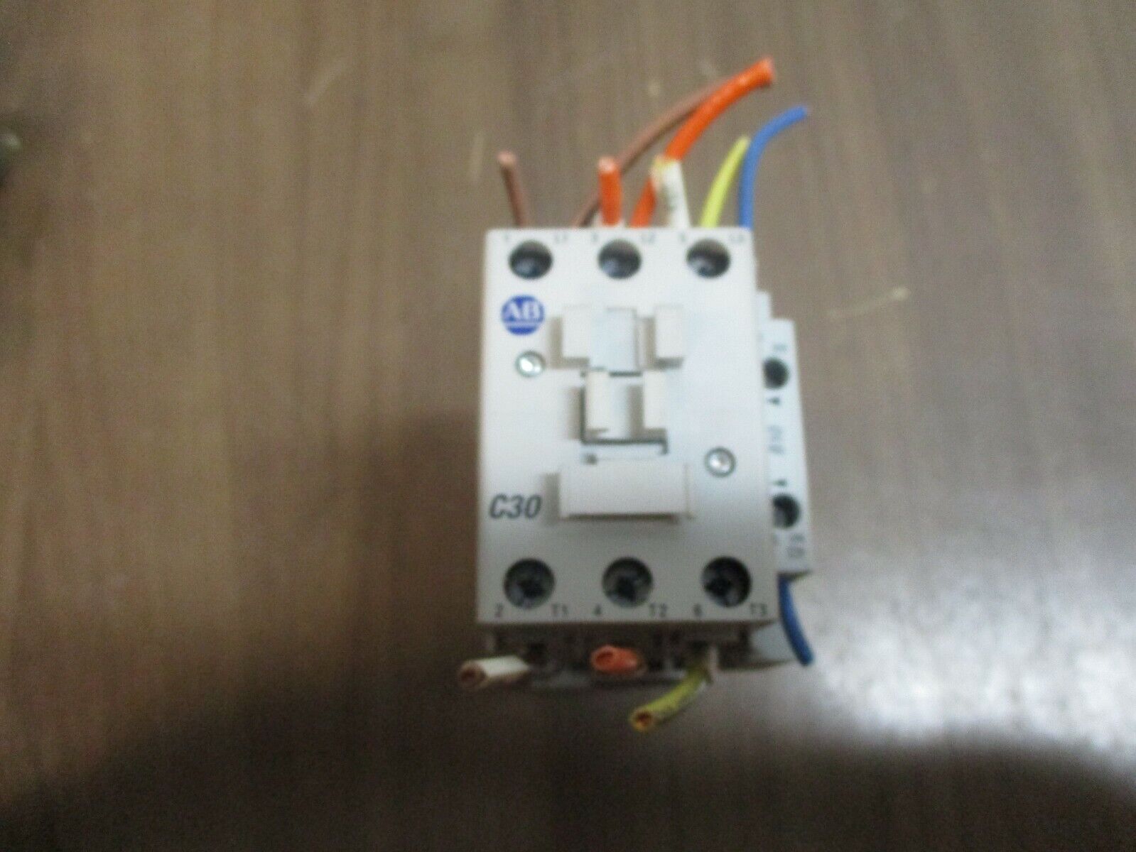 Allen-Bradley Contactor 100-C30Z*00 Ser. C 24VDC Coil 55A 600V w/ Aux Contact