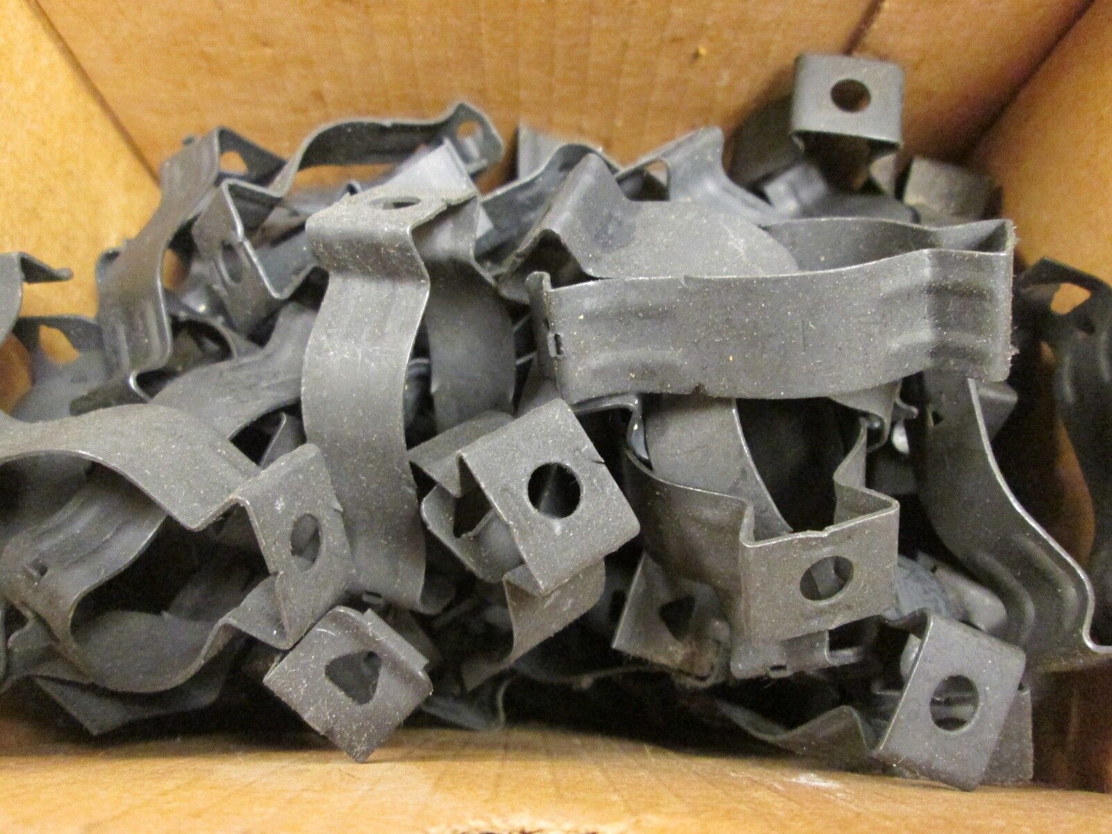 Caddy Conduit Clip 16M Approx 115 Pcs. For 1" Conduit New Surplus