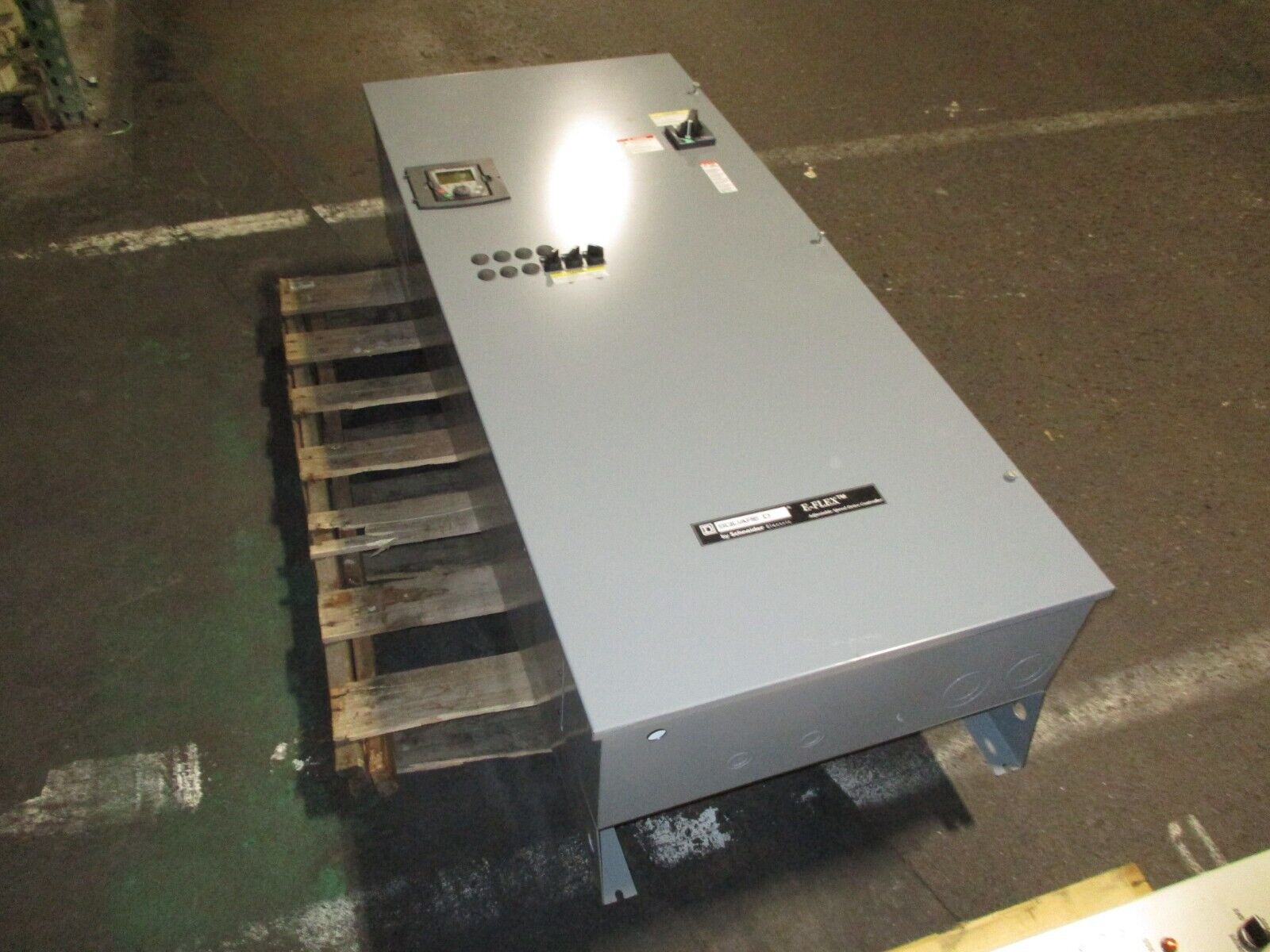 Square D E-Flex Altivar AC Drive w/ Bypass 8839 EFDQG4VY Ser. B 60HP 3Ph Used