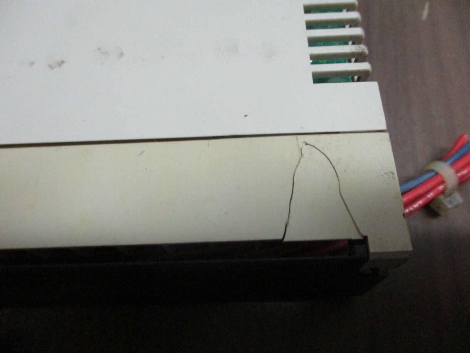 AEG Modicon DC Output Module 140 DDO 353 00 24V 4x8 Source 0.5A/Pt Used