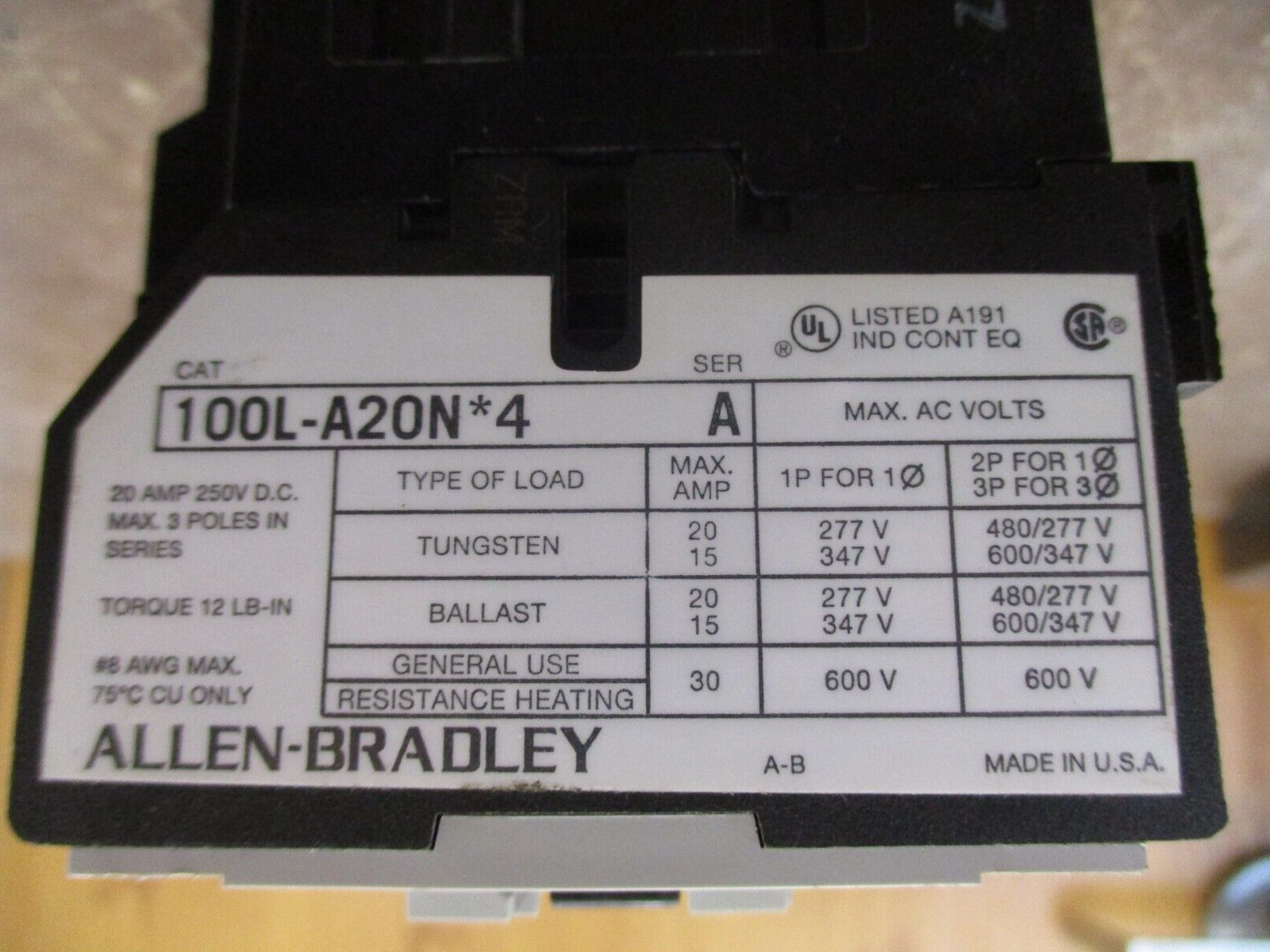 Allen-Bradley Contactor 100L-A20N*4 600V 30A 120V Coil 4P *Broken Insulator*