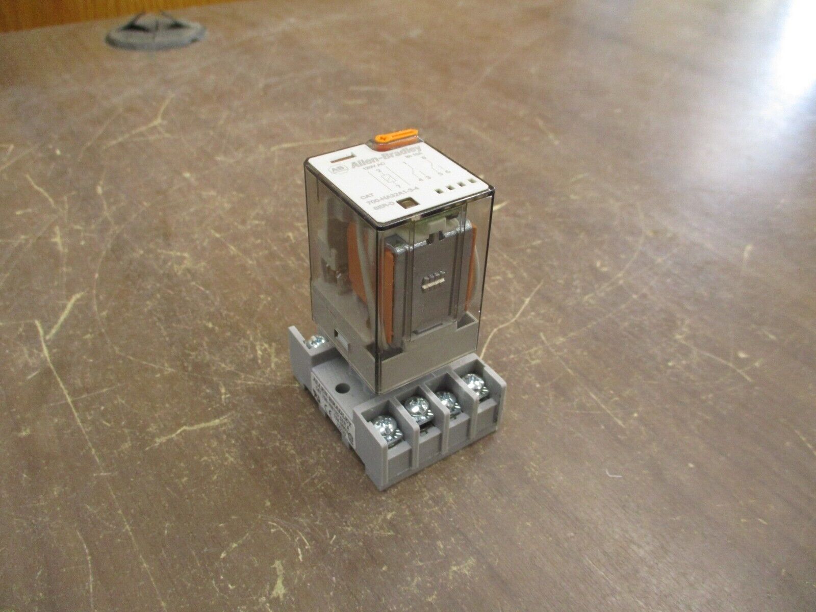 Allen-Bradley Relay 700-HA32A1-3-4 Ser. D 120V Coil w/ Base Used