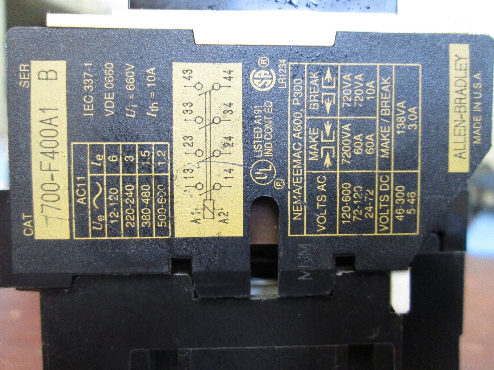 Allen-Bradley Timing Relay w/ Contact 700-F400A1 196-FT Range: .1-180sec Used