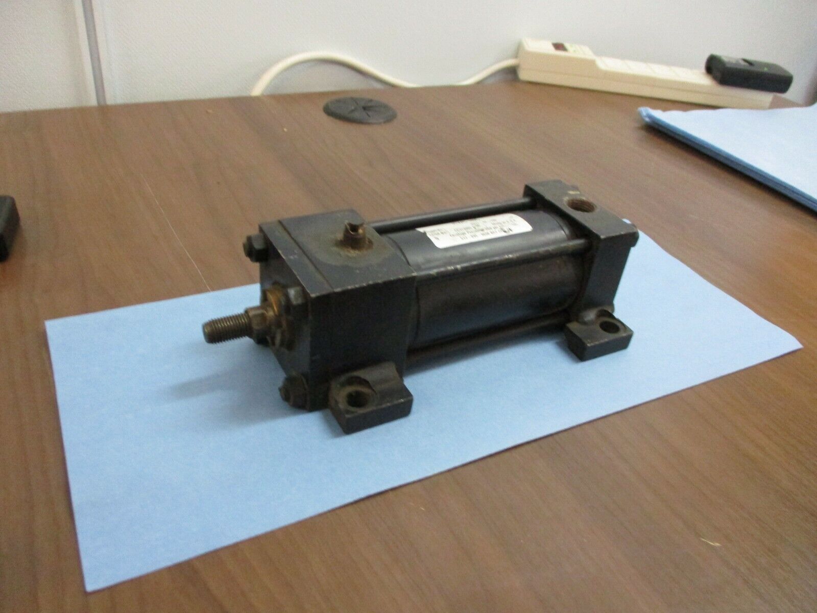 RWC Air Cylinder 8917-04-100 250 PSI Used