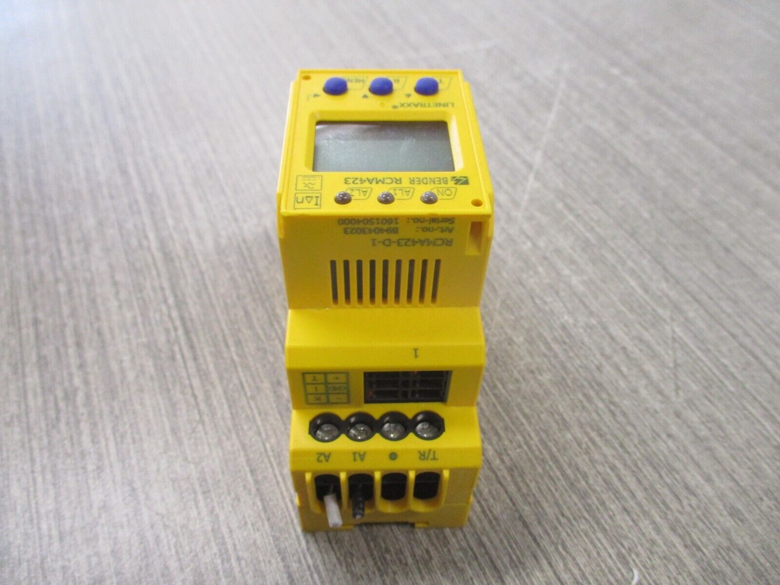 Bender Linetraxx Residual Current Monitor RCMA423-D-1 16-72 VAC Used