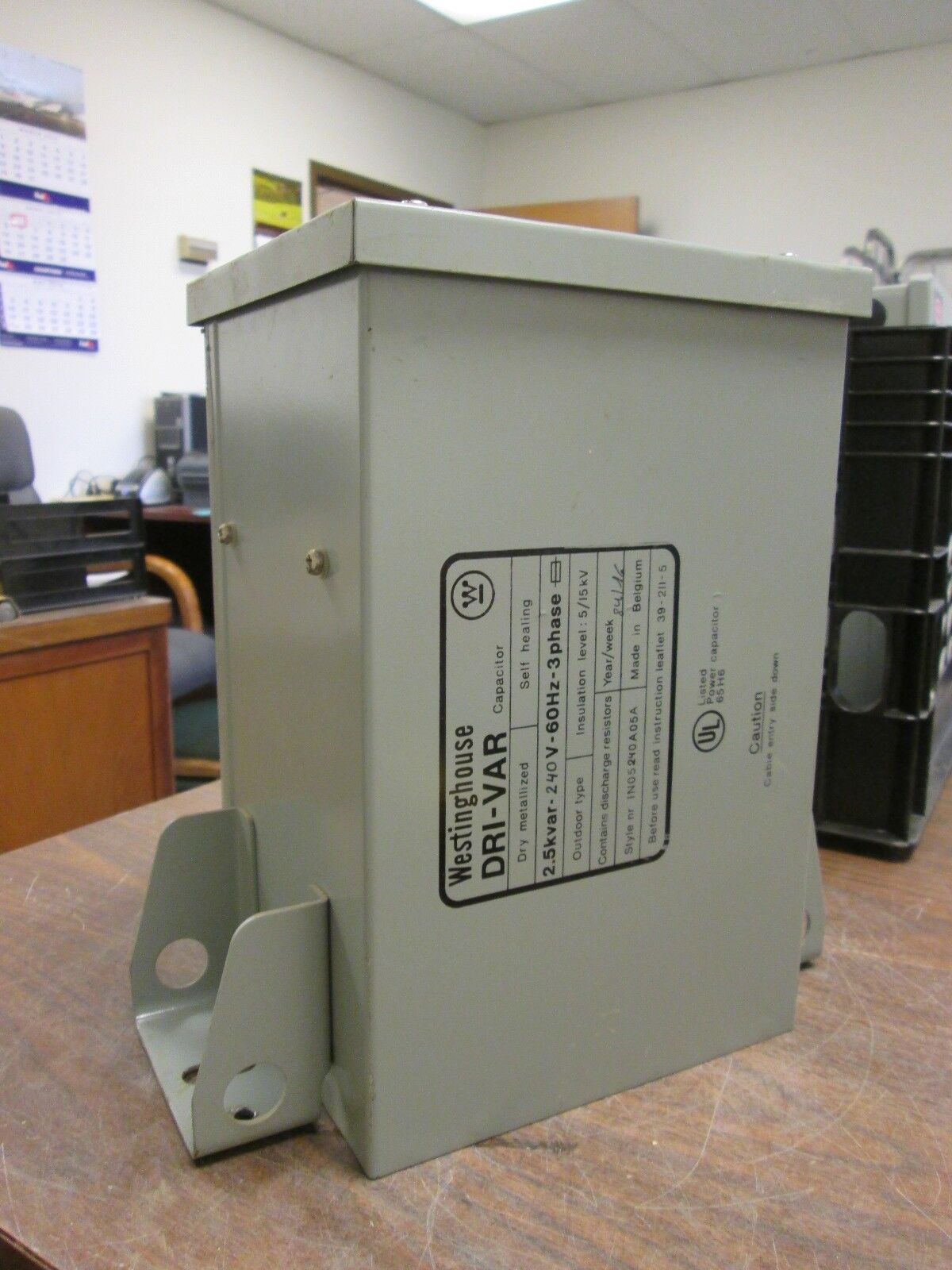 Westinghouse Dri-Var Capacitor 1N05240A05A 2.5kvar 240V 60Hz 3Ph Used
