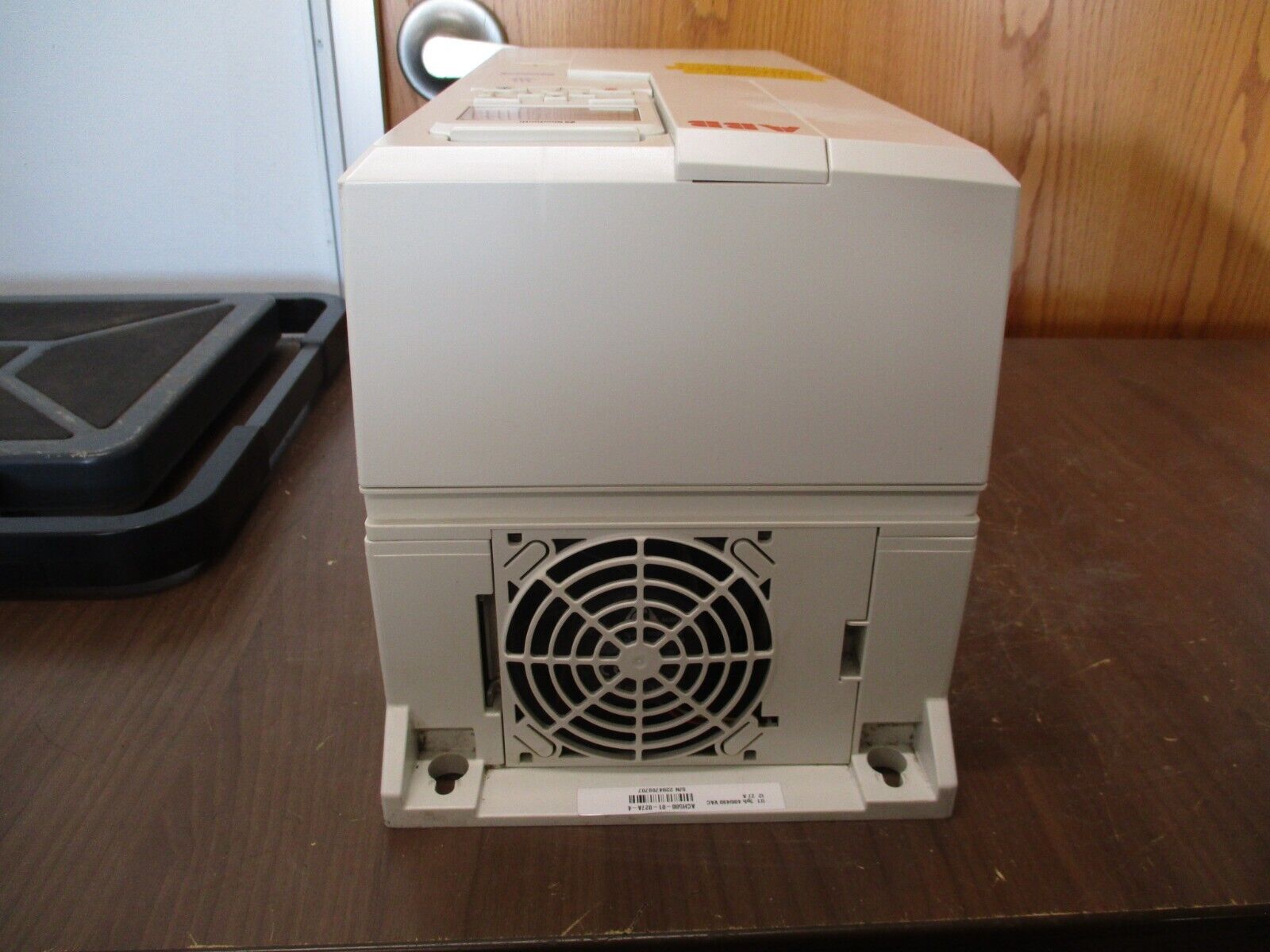 ABB ACH580 AC Drive ACH580-01-027A-4+J429 20HP 3Ph w/ Keypad Used