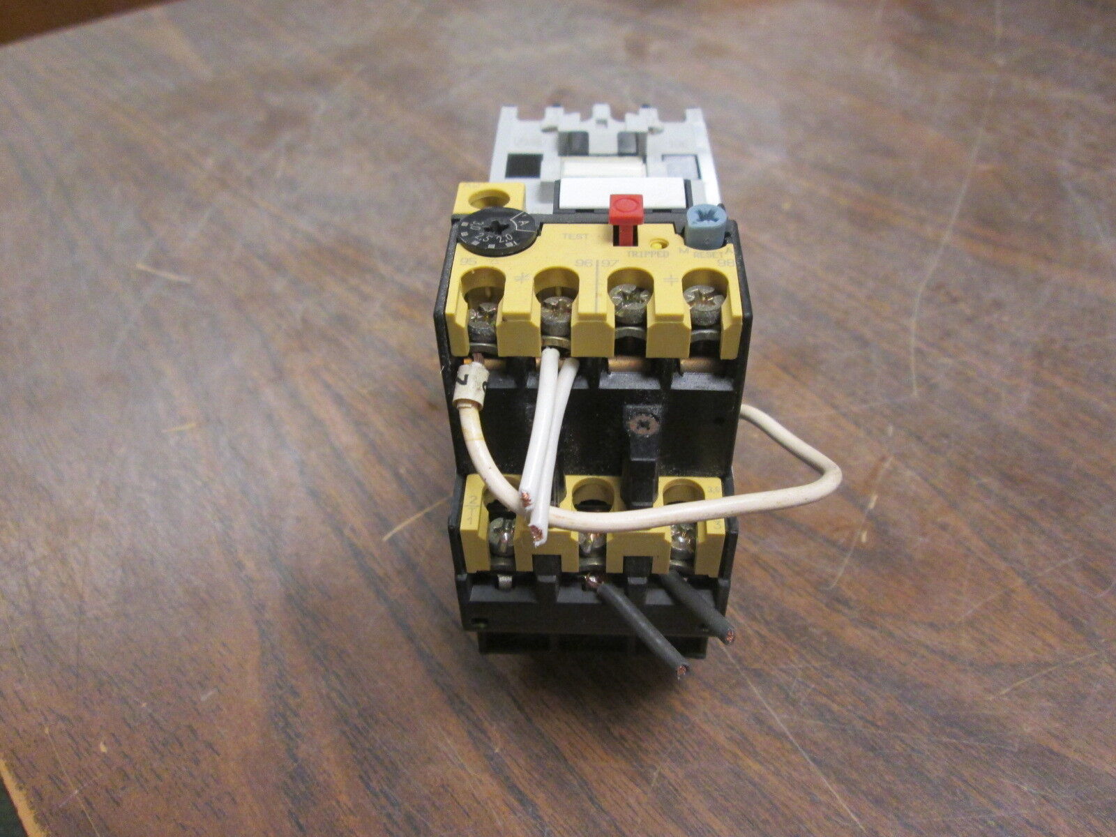 Allen-Bradley Starter 100-A09ND3/193-B5B30 120V Coil 9A 600V Trip: 2-3A Used